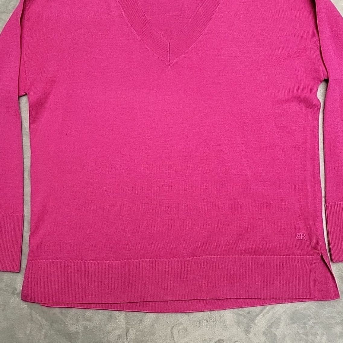 Banana Republic Banana Republic Sweater Womens M Pink 100% Merino Wool Long Sleeve Casual Pullover V-Neck Knit Solid Classic American Men’s/Women’s not applicable Size M / US 6-8 / IT 42-44 - 2 Thumbnail