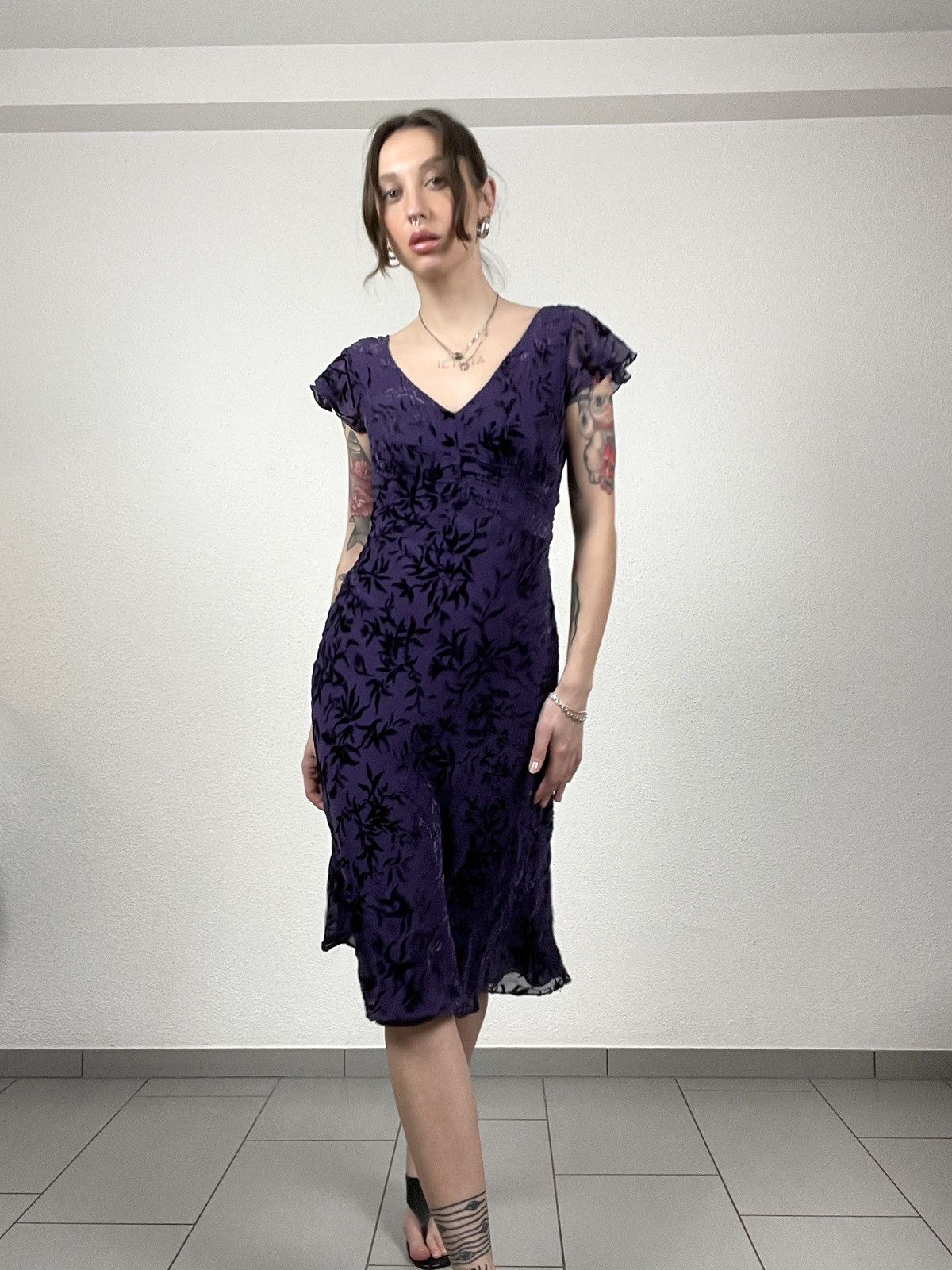 Vintage Vintage Purple Velvet Midi Dress Size M / US 6-8 / IT 42-44 - 2 Thumbnail