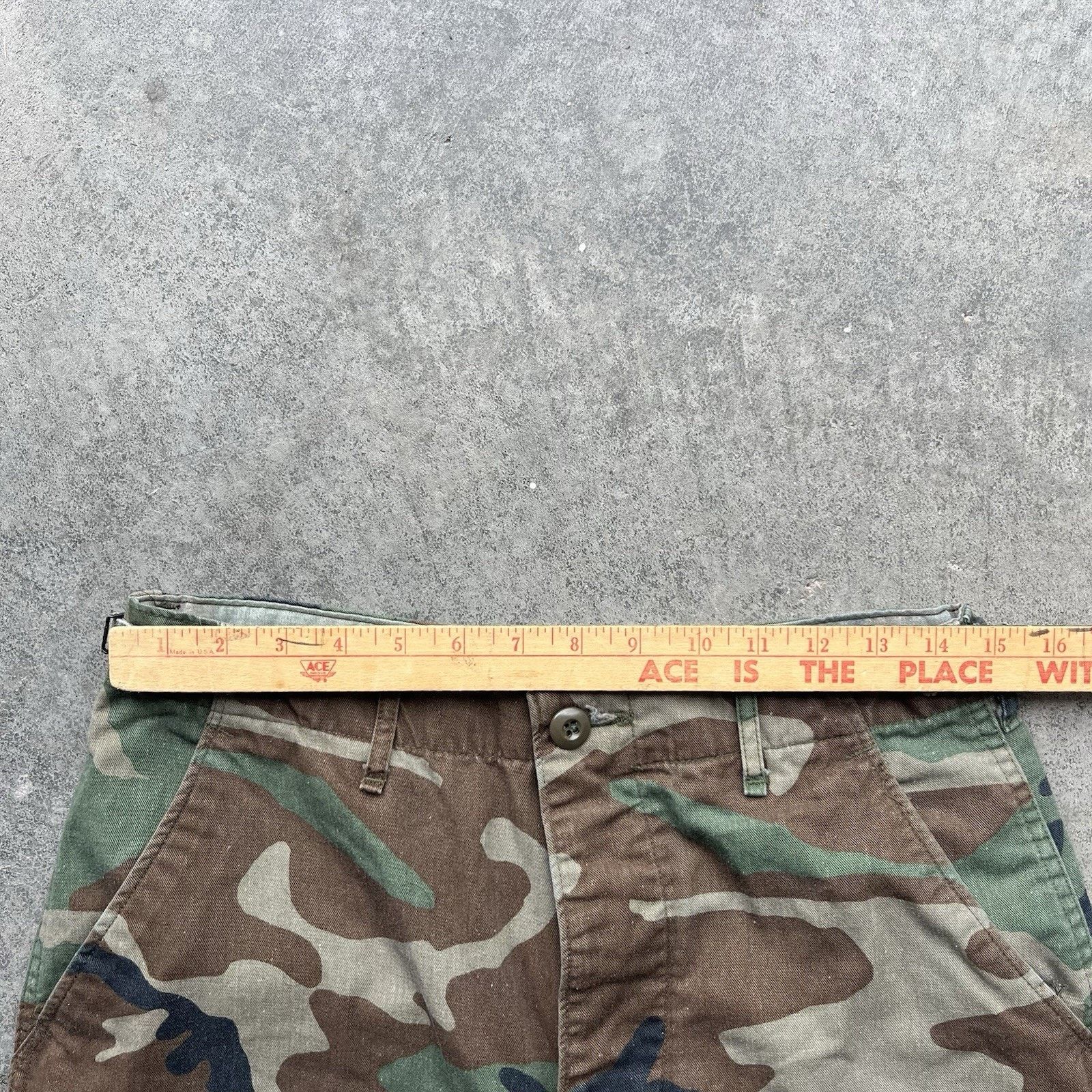 Vintage Vintage Army Camo Pants Men 30 X 32 Adjustable Workwear Uti Size US 30 / EU 46 - 5 Thumbnail