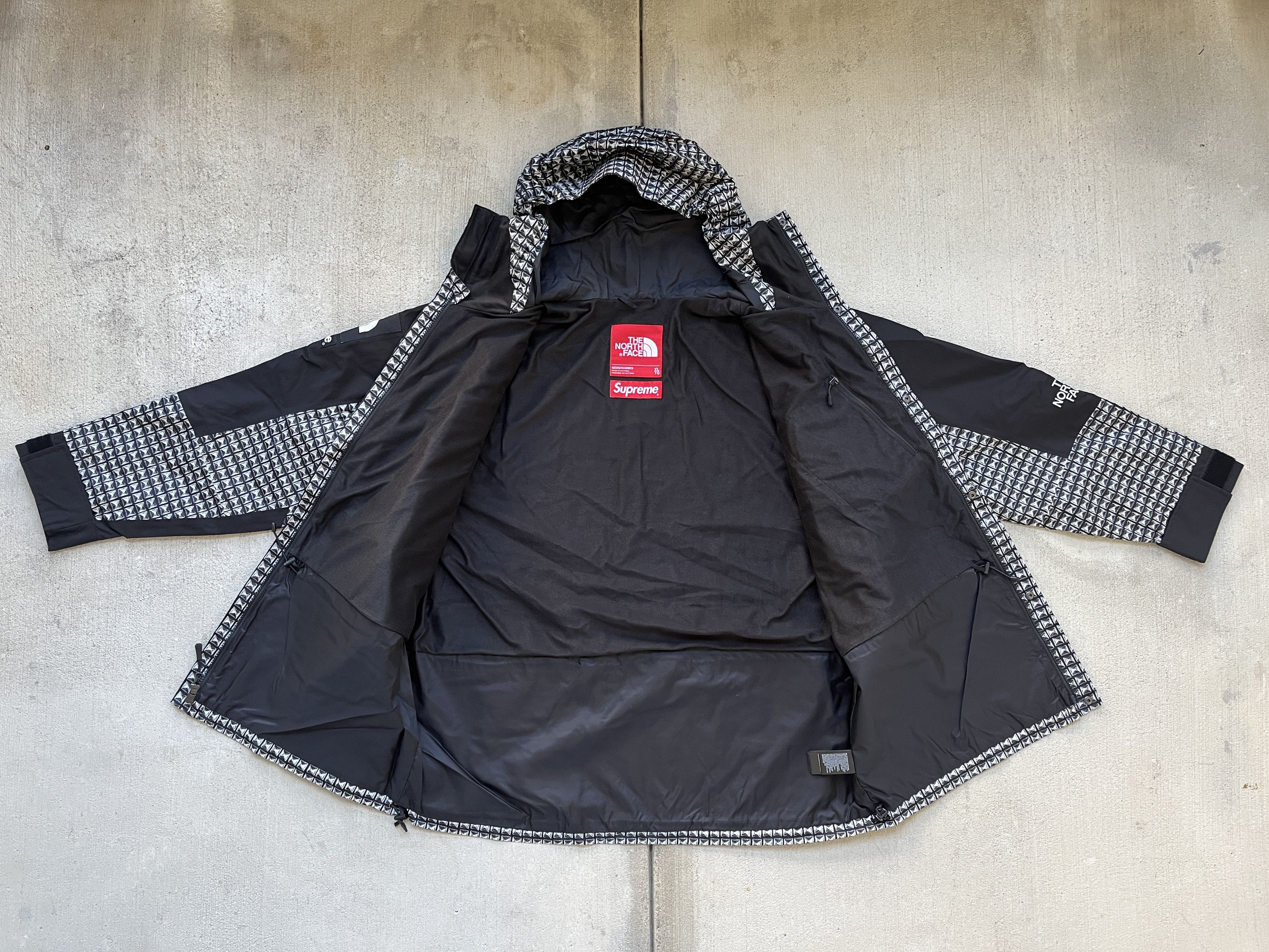 Supreme × The North Face Supreme x TNF Studded Mountain Light Jacket SS21 Size US XL / EU 56 / 4 - 4 Thumbnail