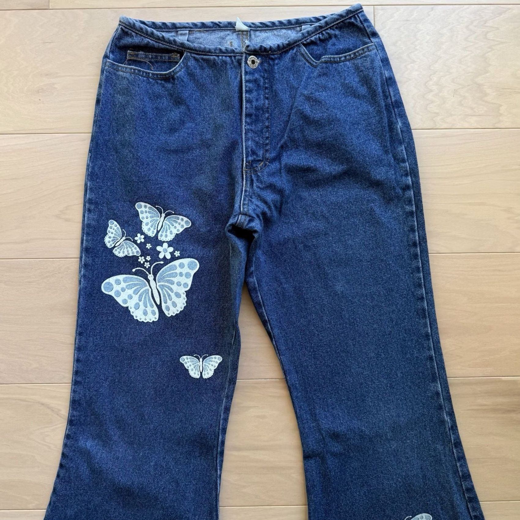Vintage VINTAGE Joy Flare Jeans 27 Blue Y2K Bell Bottoms Made in USA Butterfly Art Boho Jeans 5-Pocket Womens Medium Blue Size 27" / US 4 / IT 40 - 3 Thumbnail