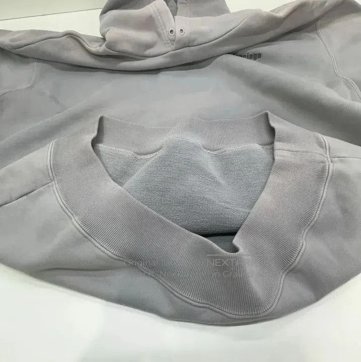 Balenciaga Balenciaga Grey Pullover Hoodie for Unisex. Size US XS / EU 42 / 0 - 8 Thumbnail