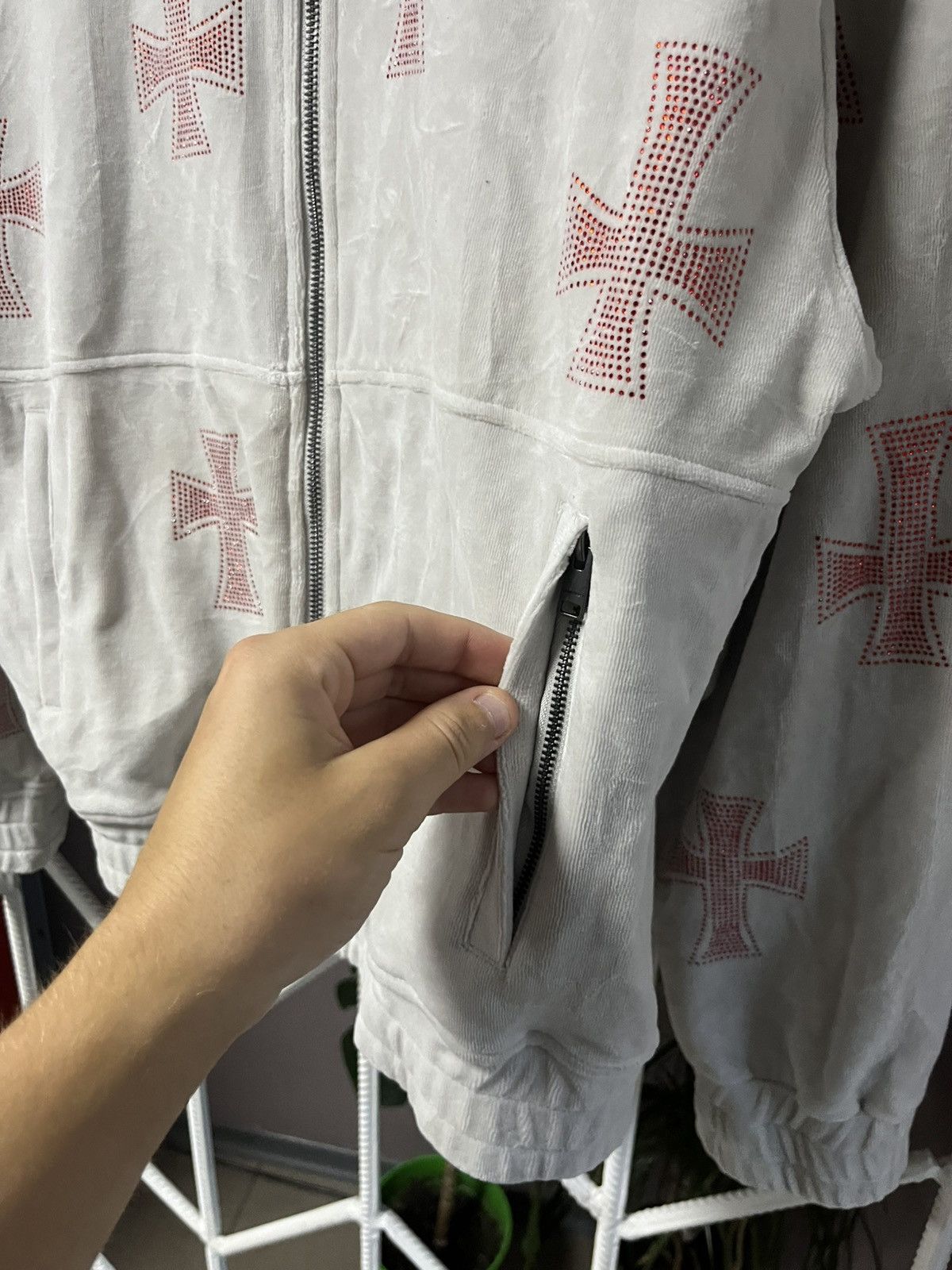 Unknown London Unknown London Y2K Cross Velour Zip Size US S / EU 44-46 / 1 - 5 Thumbnail