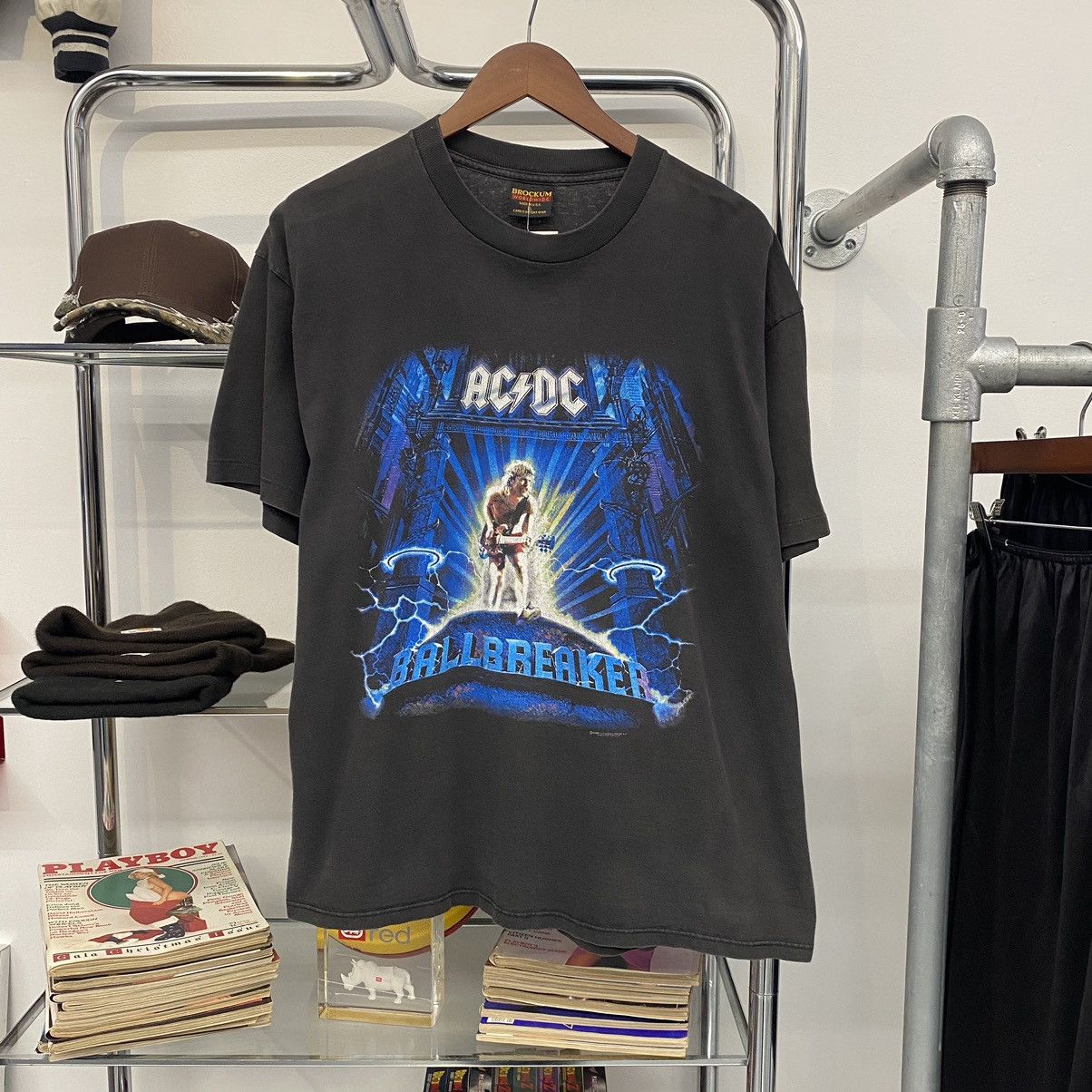 Vintage Vintage ACDC t shirt 1996 Size US XL / EU 56 / 4 - 1 Thumbnail