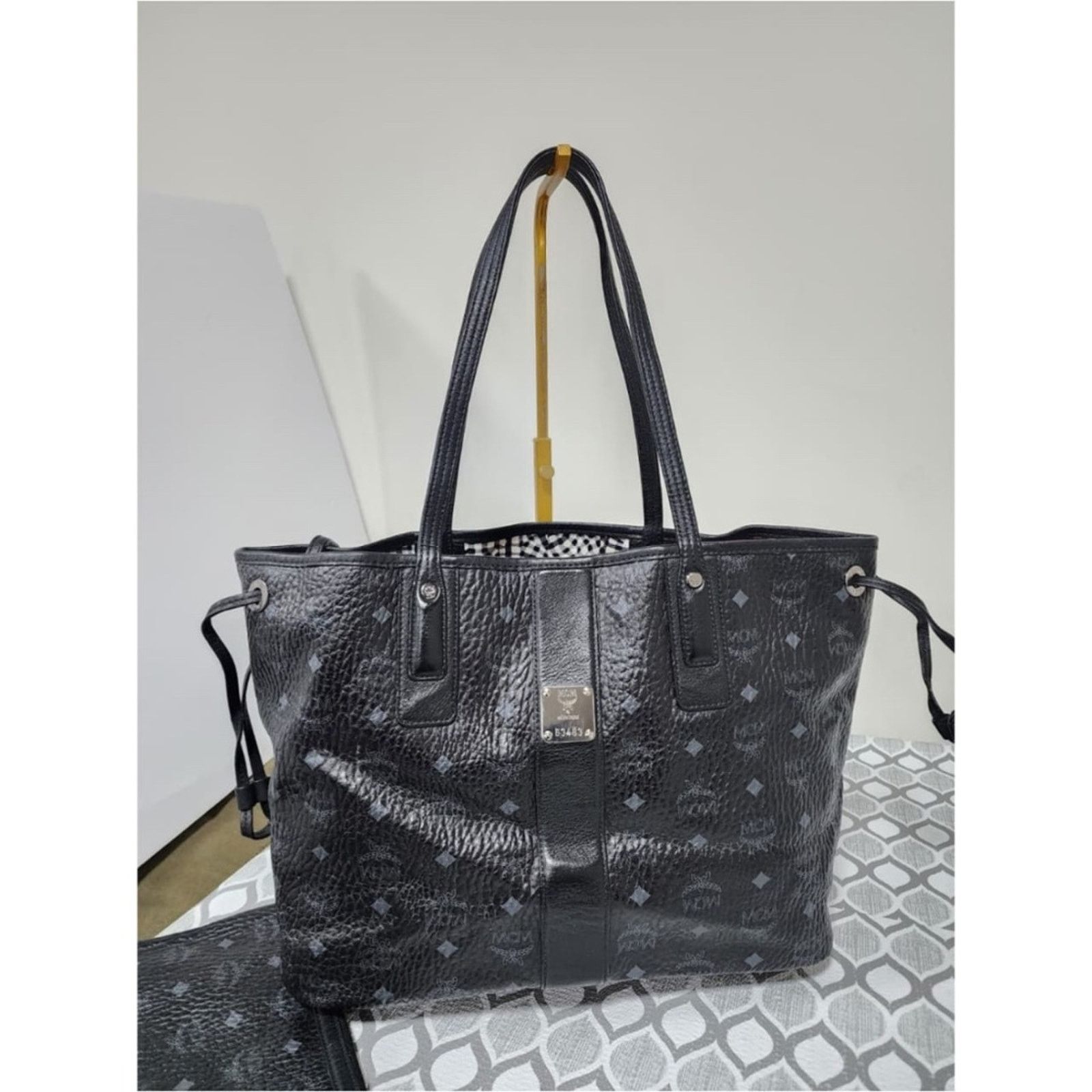 MCM MCM Visetos Medium Liz Reversible Shopper Tote/Pochete Black Size ONE SIZE - 9 Thumbnail