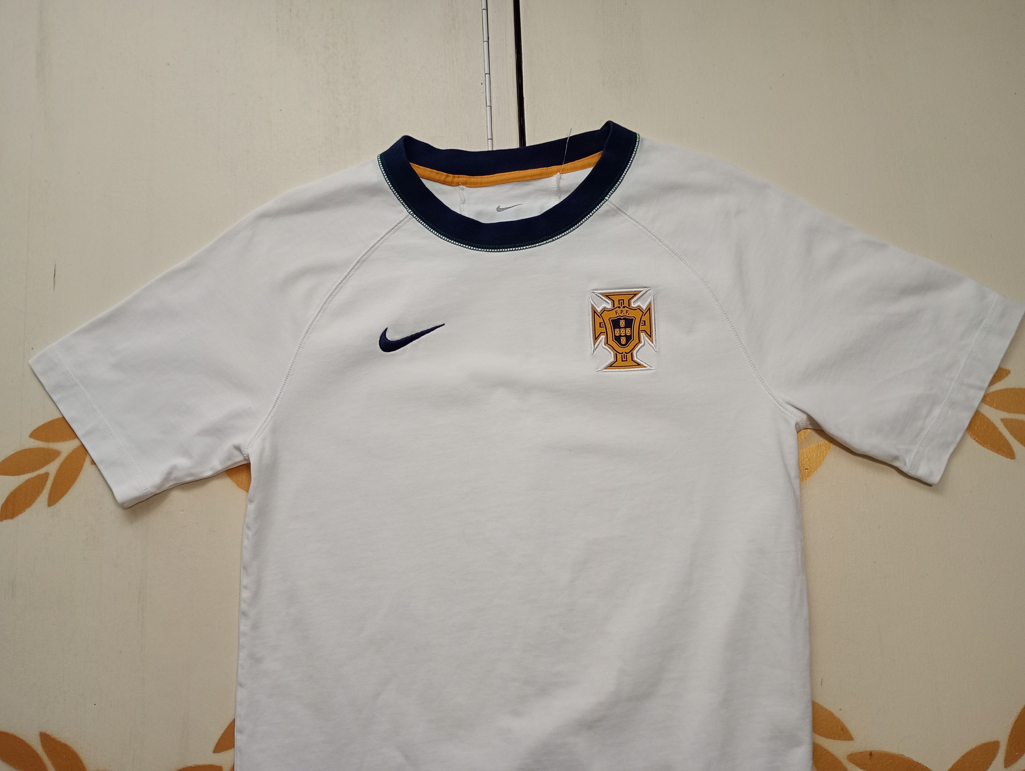 Nike Nike Portugal 2022-23 Men's Short Sleeve Travel Tee Size US S / EU 44-46 / 1 - 5 Thumbnail