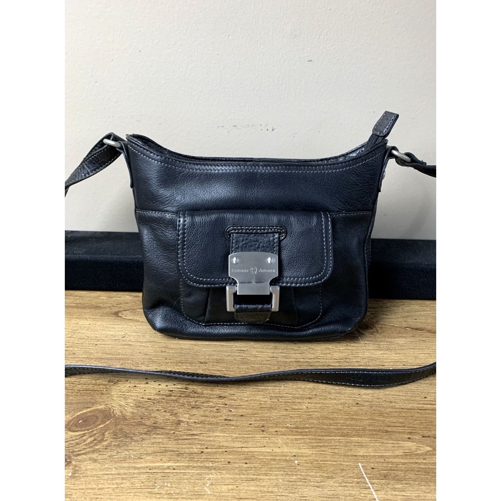 Etienne Aigner Etienne Aigner Shoulder Bag Leather Black Purse Handbag Buckle Snap Size ONE SIZE - 2 Thumbnail