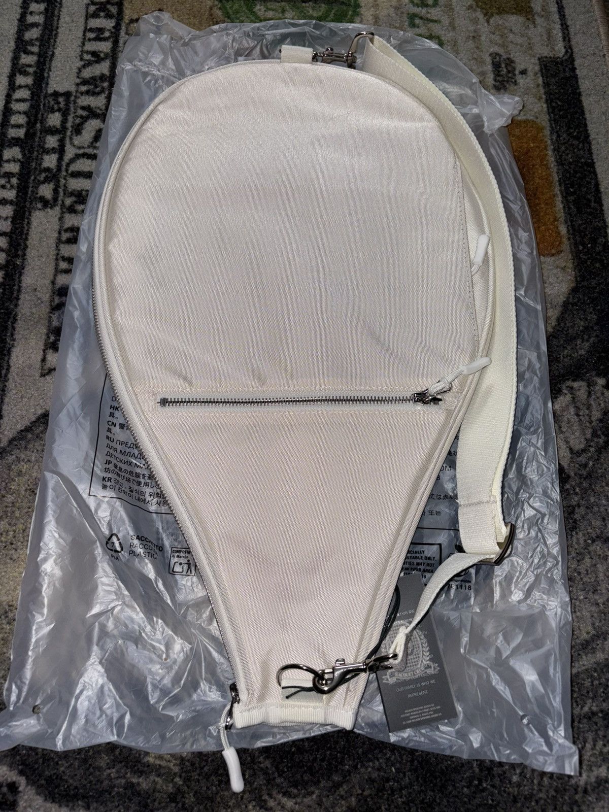 Kith × Ronnie Fieg × Wilson Kith Wilson Retro Racket Cover White Size ONE SIZE - 2 Thumbnail