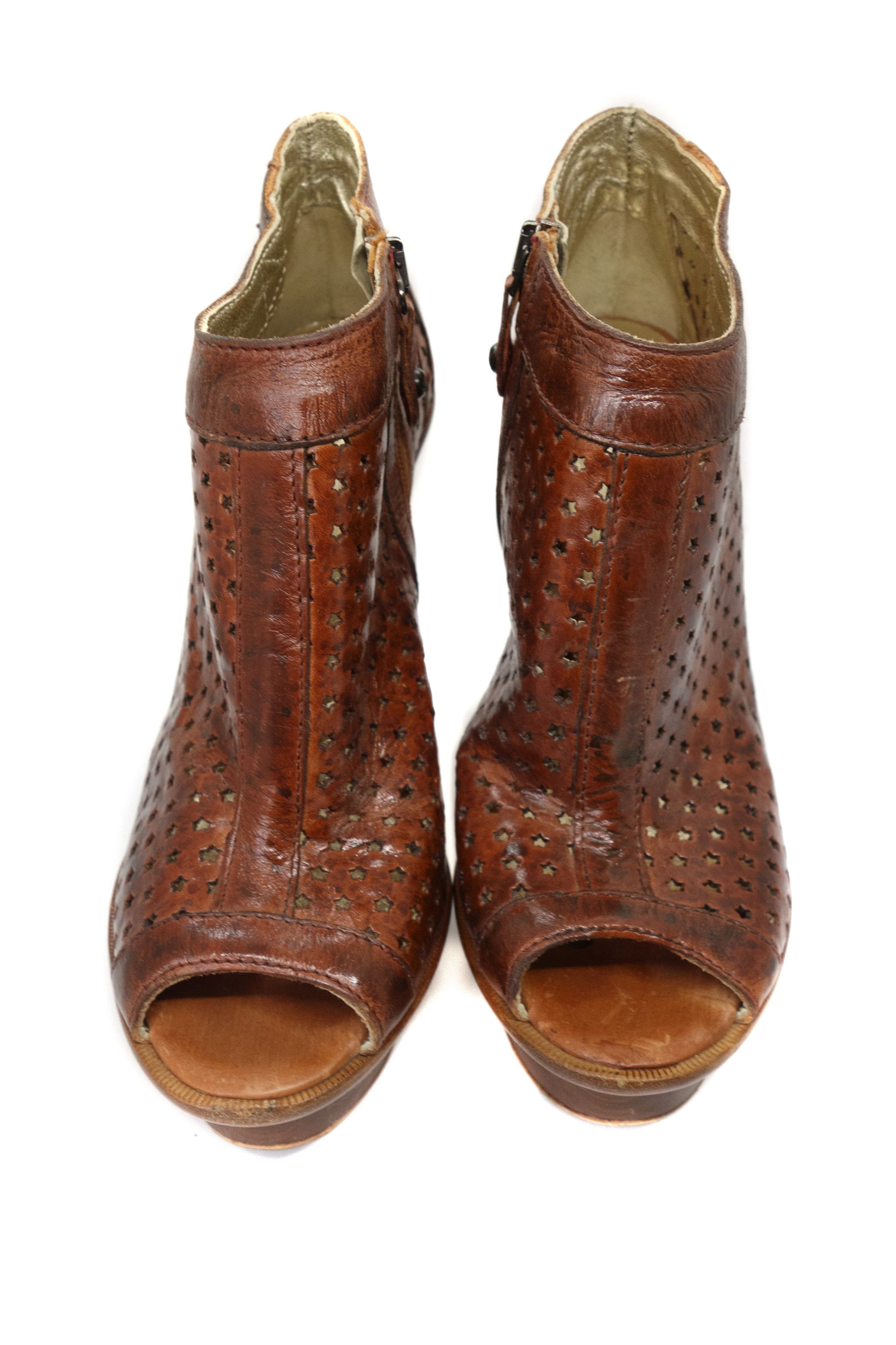 Just Cavalli 00s Y2K Leather Star Perforated Peep-Toe Platform Heels Size US 9 / IT 39 - 4 Thumbnail