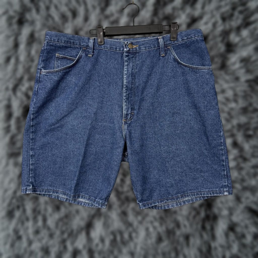 Wrangler Wrangler Bermuda Shorts Mens 42x7 Blue Denim Relaxed Fit 7 Inseam 5-Pocket logo Zip Fly Casual Summer Iconics Size US 42 / EU 58 - 1 Thumbnail