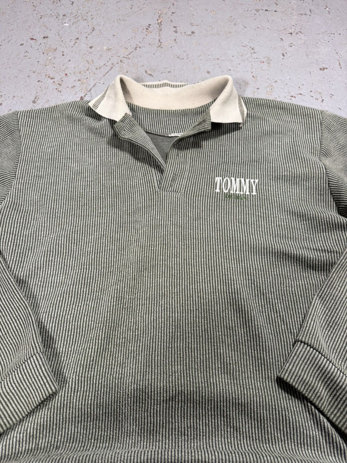 Tommy Hilfiger Vintage Tommy Hilfiger Corduroy Style Long sleeve Sweatshirt Size US XL / EU 56 / 4 - 2 Thumbnail