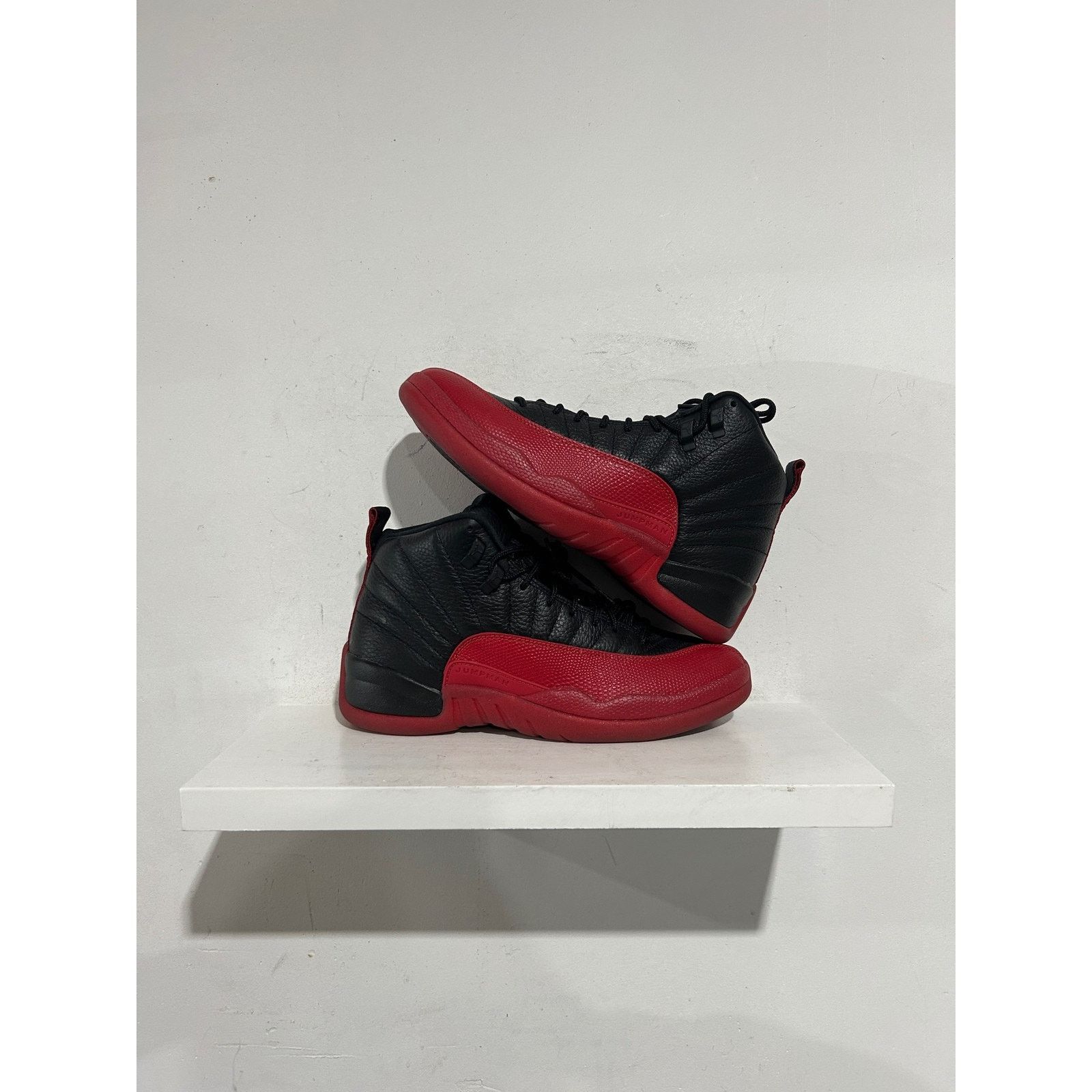 Nike NIKE JORDAN 12 FLU GAME 2025 SIZE 8.5 PREOWNED Size US 8.5 / EU 41-42 - 1 Thumbnail