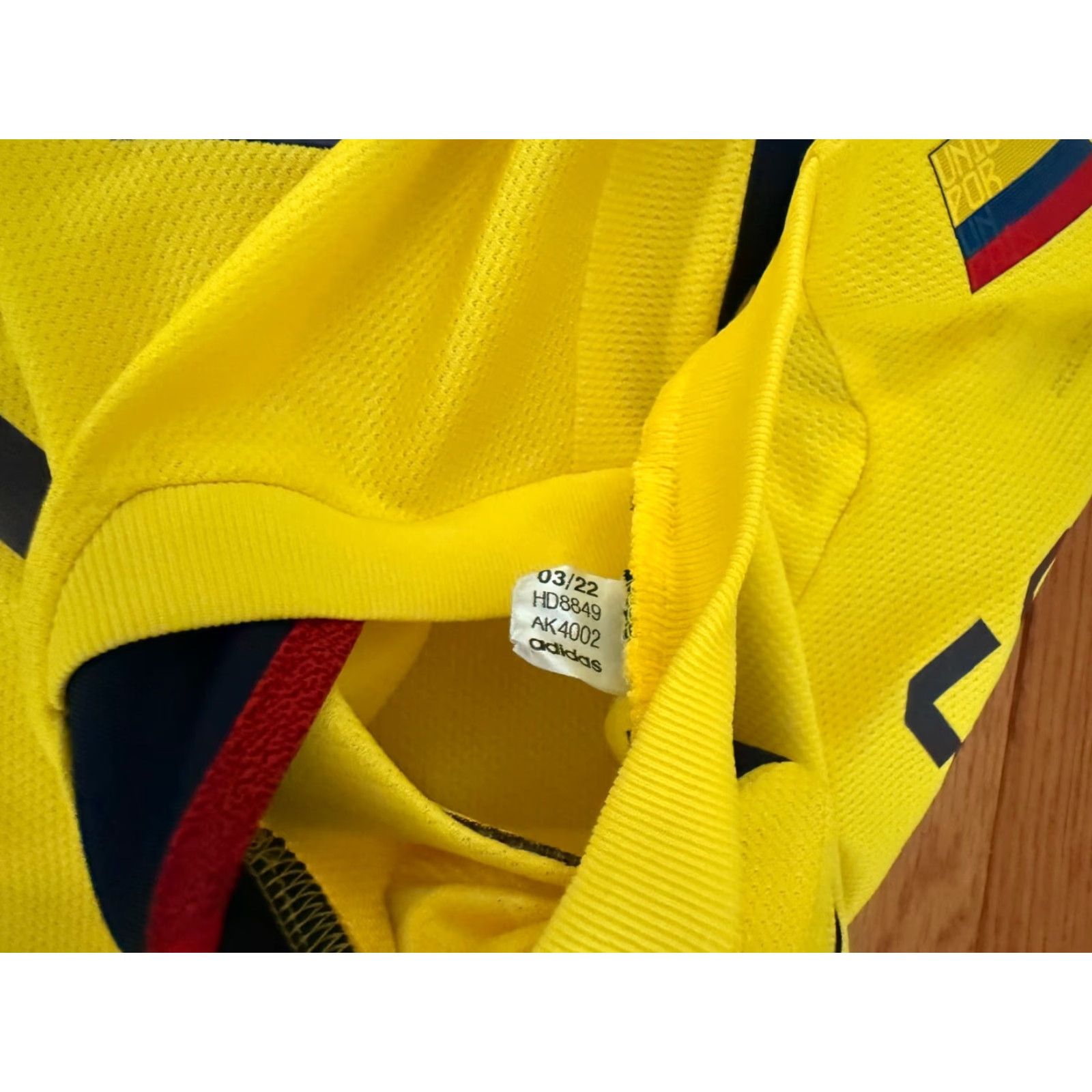 Adidas VINTAGE adidas Colombia Home Jersey 2022/2023 Yellow Long Sleeve Falcao #22 Mens L Shirt Crew Neck 90s Grail Vintage Workwear Size US L / EU 52-54 / 3 - 6 Thumbnail