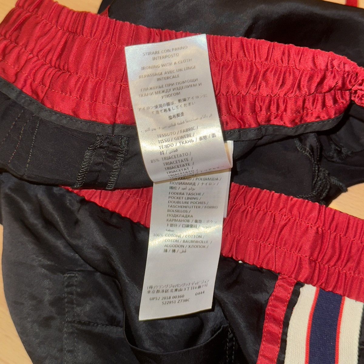 Gucci Gucci Logo Tape Satin Shorts Black/Red Size US 31 - 8 Thumbnail