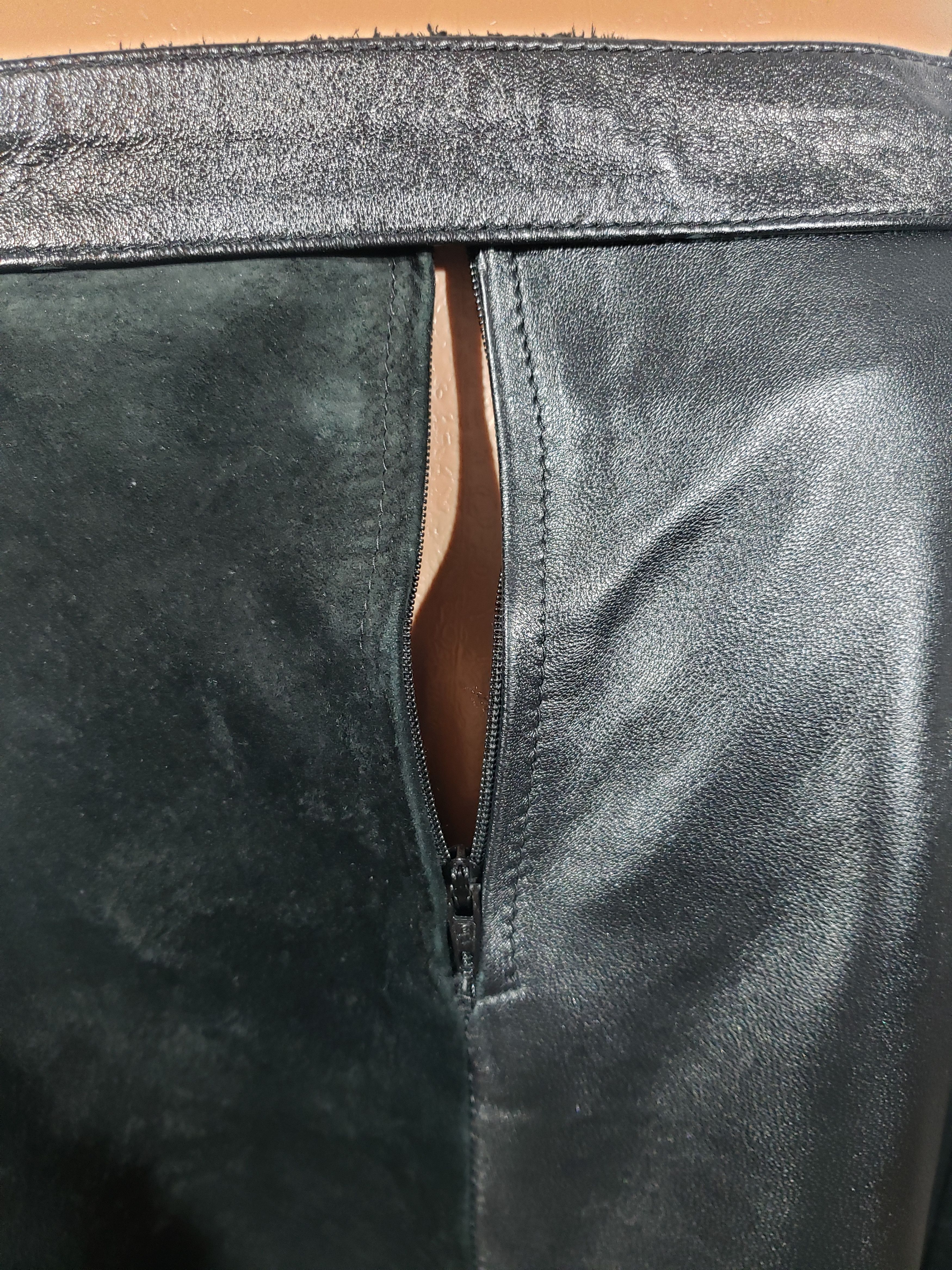 Genuine Leather Black combined leather skirt with pleats. Size 28" / US 6 / IT 42 - 7 Thumbnail