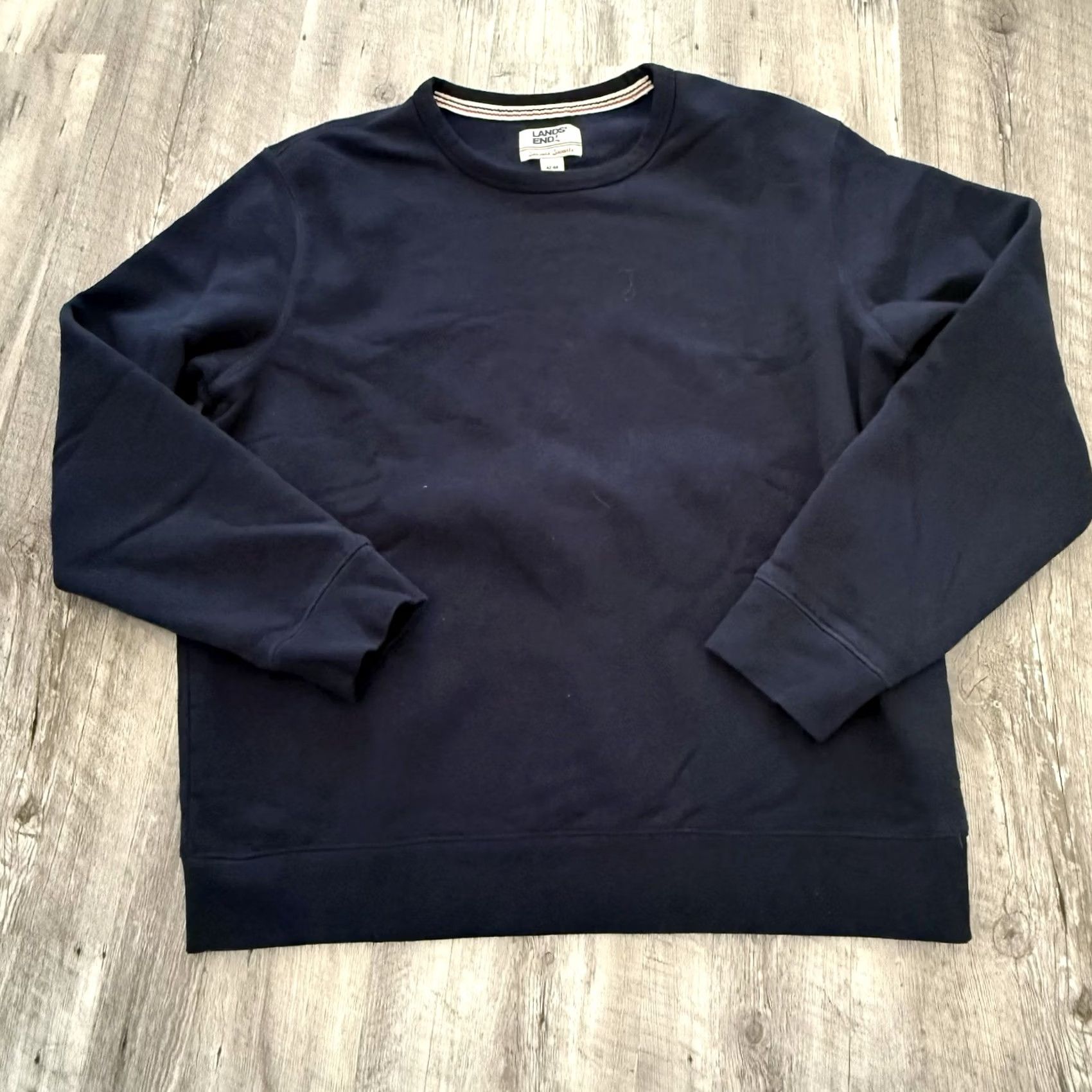 Lands' End Lands' End Serious Sweats Crewneck Sweatshirt Mens Large Distressed Navy Blue Solid Distressed Size US L / EU 52-54 / 3 - 5 Thumbnail