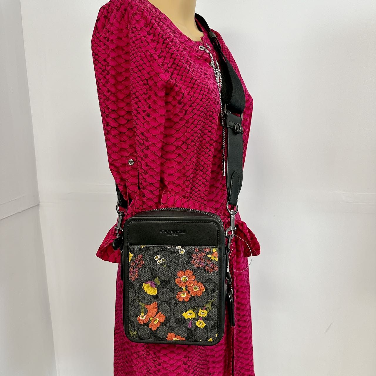image of Coach Cr311 Sullivan Crossbody In Signature Canvas With in Black, Men's