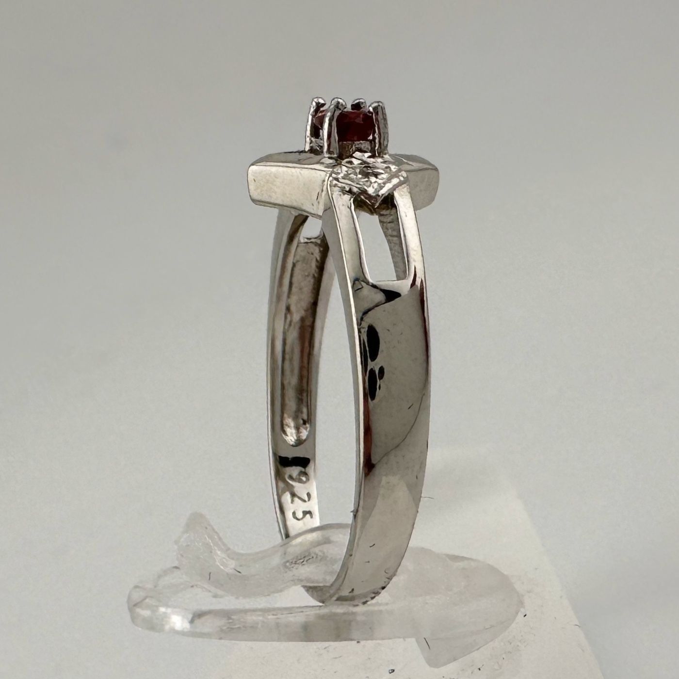 Other Romanitc and Beautiful Natural Garnet Ring Size 8 Size ONE SIZE - 8 Thumbnail