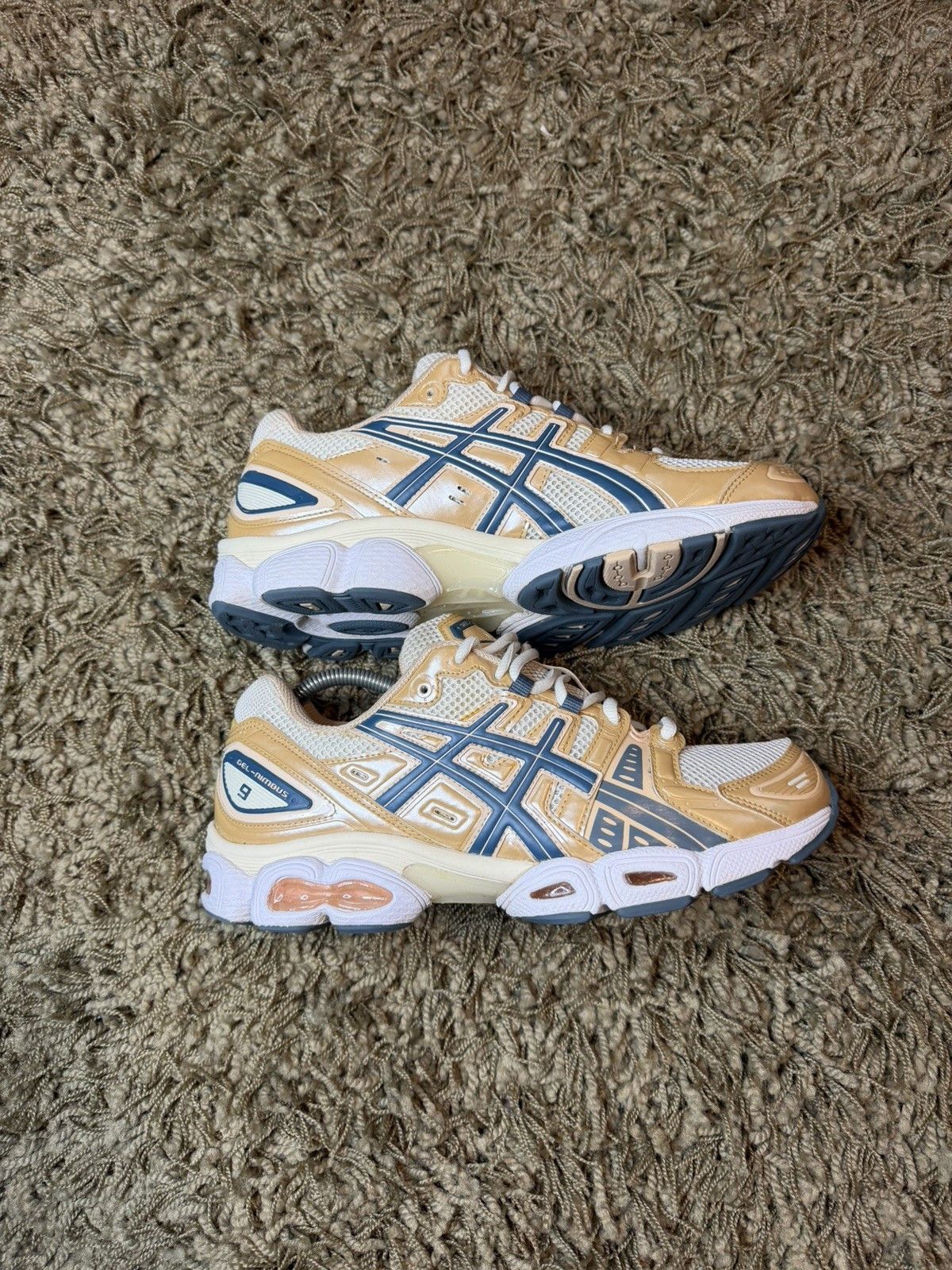 Asics Asics Gel Nimbus 9 Cream Ironclad Size 10 1/2 Size US 10 / IT 40 - 1 Thumbnail