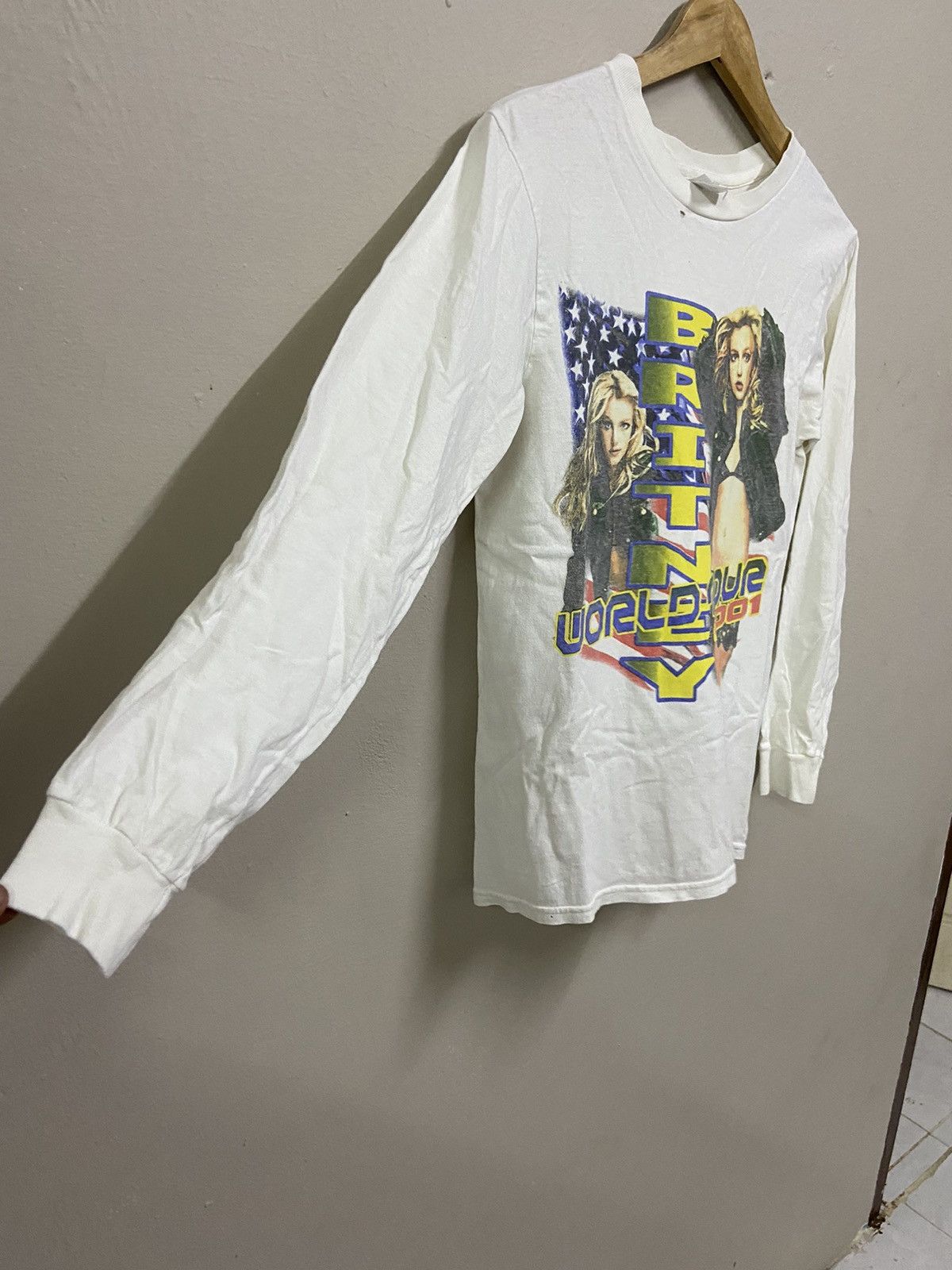 Band Tees × Vintage Vintage Britney Spears world tour 2001 concert shirt O-town Size US S / EU 44-46 / 1 - 6 Thumbnail