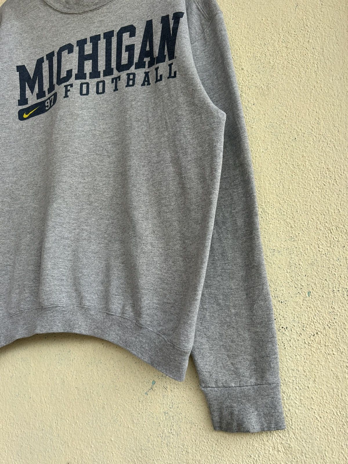 Nike Vintage 90’s Nike White Tag Michigan Football Sweatshirt Size US M / EU 48-50 / 2 - 5 Thumbnail