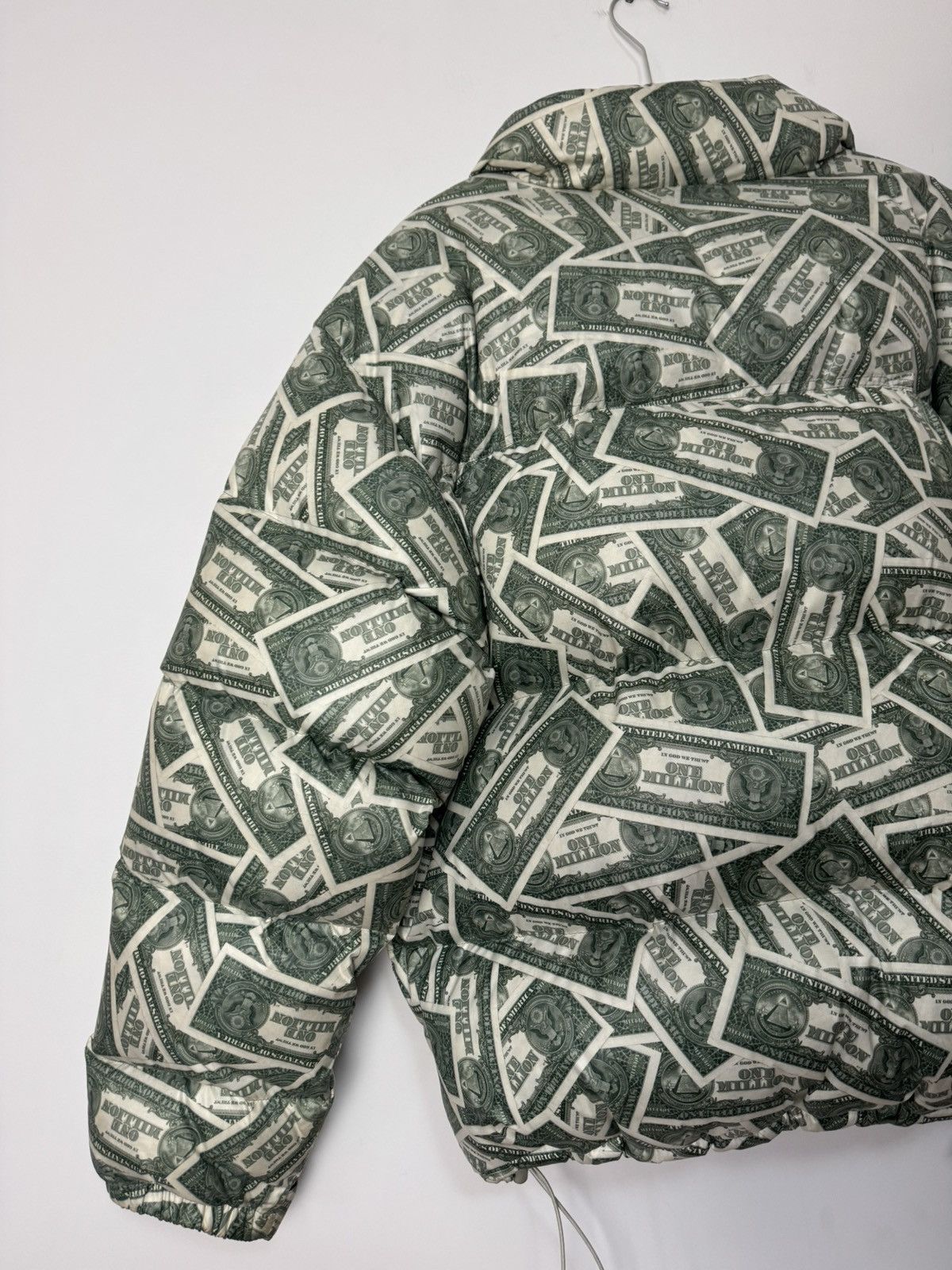 Vetements Vetements Million Dollar Print Down Puffer Jacket Luxury Size US S / EU 44-46 / 1 - 19 Thumbnail