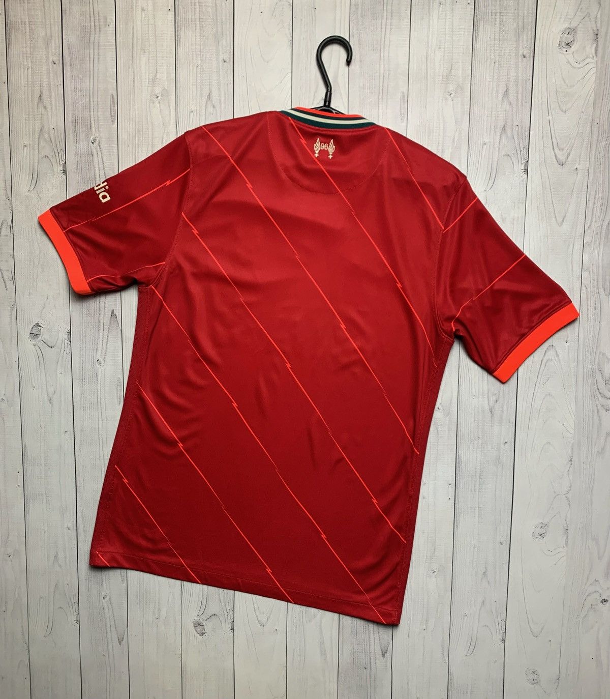 Nike Nike Liverpool red soccer jersey size M Size US M / EU 48-50 / 2 - 6 Thumbnail