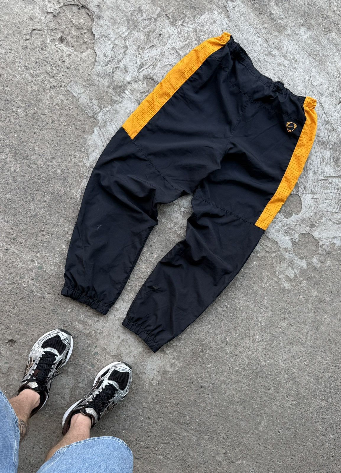 Nike NIKE Y2K SHAKHTAR DONETSK TRACK SOCCER BLOKECORE DRILL PANTS Size US 32 / EU 48 - 2 Thumbnail