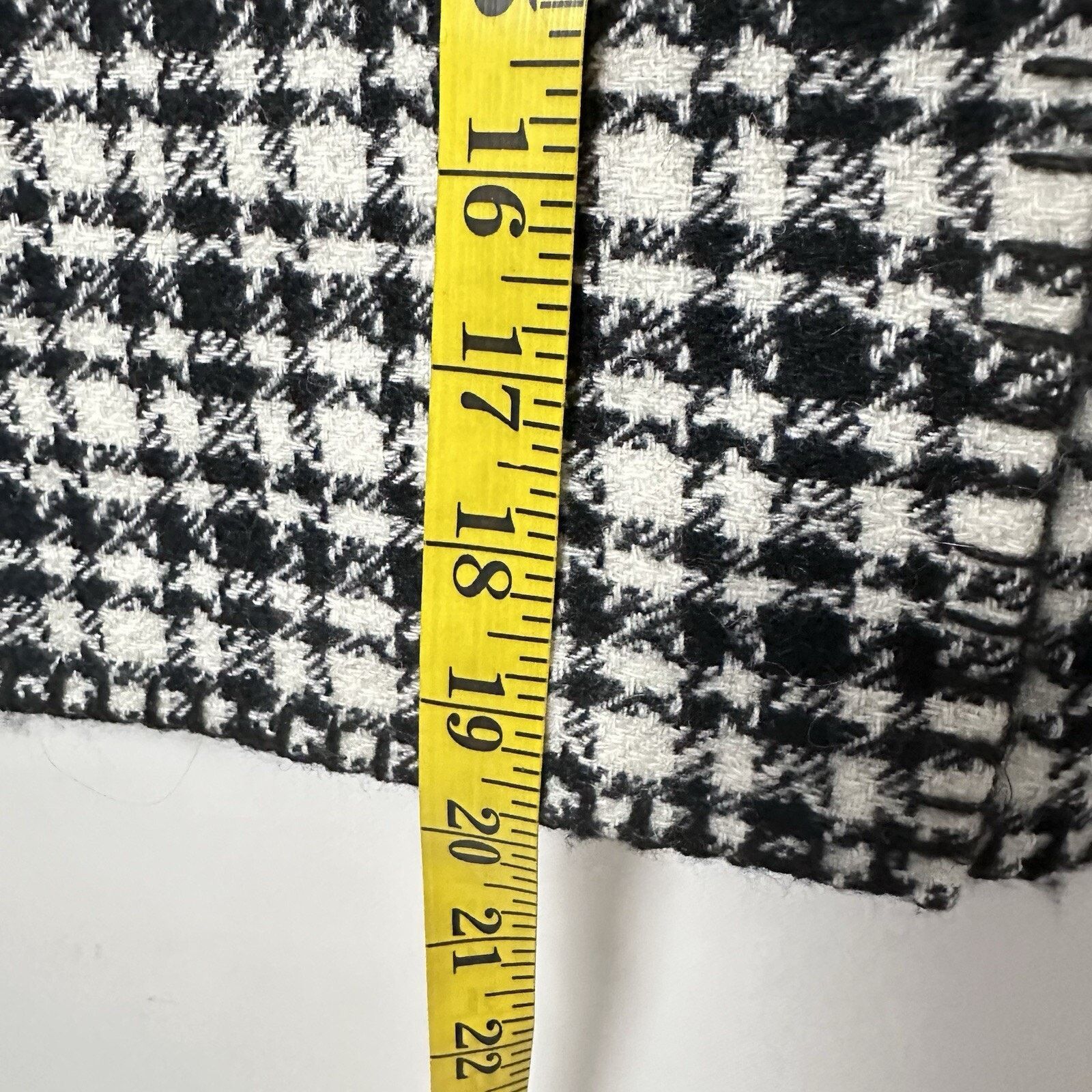 Eddie Bauer Eddie Bauer Skirt Houndstooth Plaid Wool Lined Sophisticated Size 30" / US 8 / IT 44 - 8 Thumbnail
