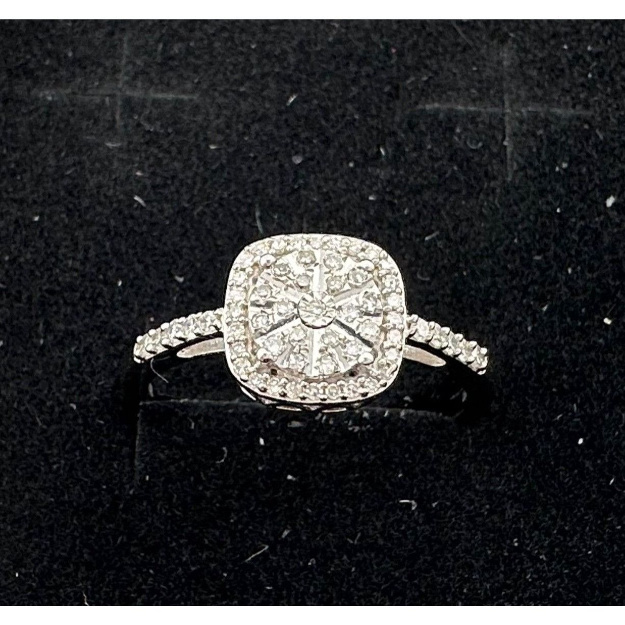 Other Eye-catching 1/4 Carat Natural Diamond Ring Size 7 Size ONE SIZE - 2 Thumbnail