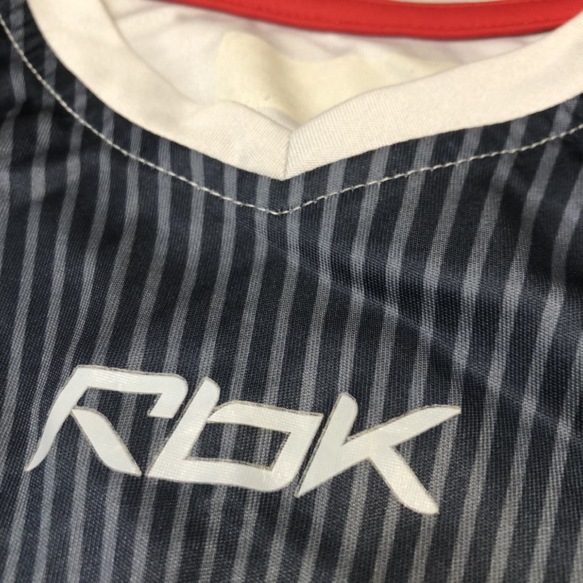Reebok × Vintage Wales 2000s rugby training jersey Size US XL / EU 56 / 4 - 5 Thumbnail