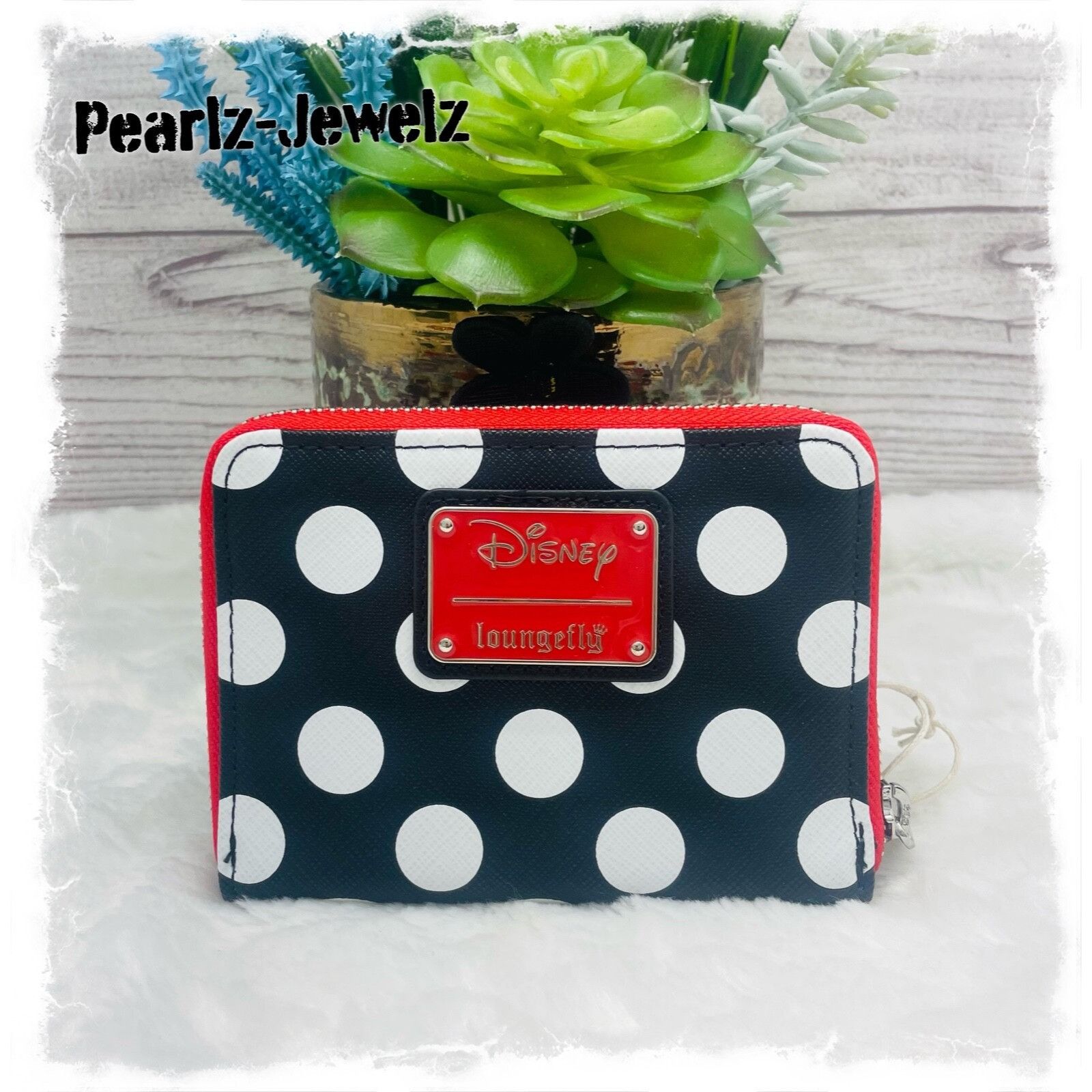 Disney Loungefly Disney Vintage Minnie Mouse Daisy in Hat Mini Zip Size ONE SIZE - 2 Thumbnail