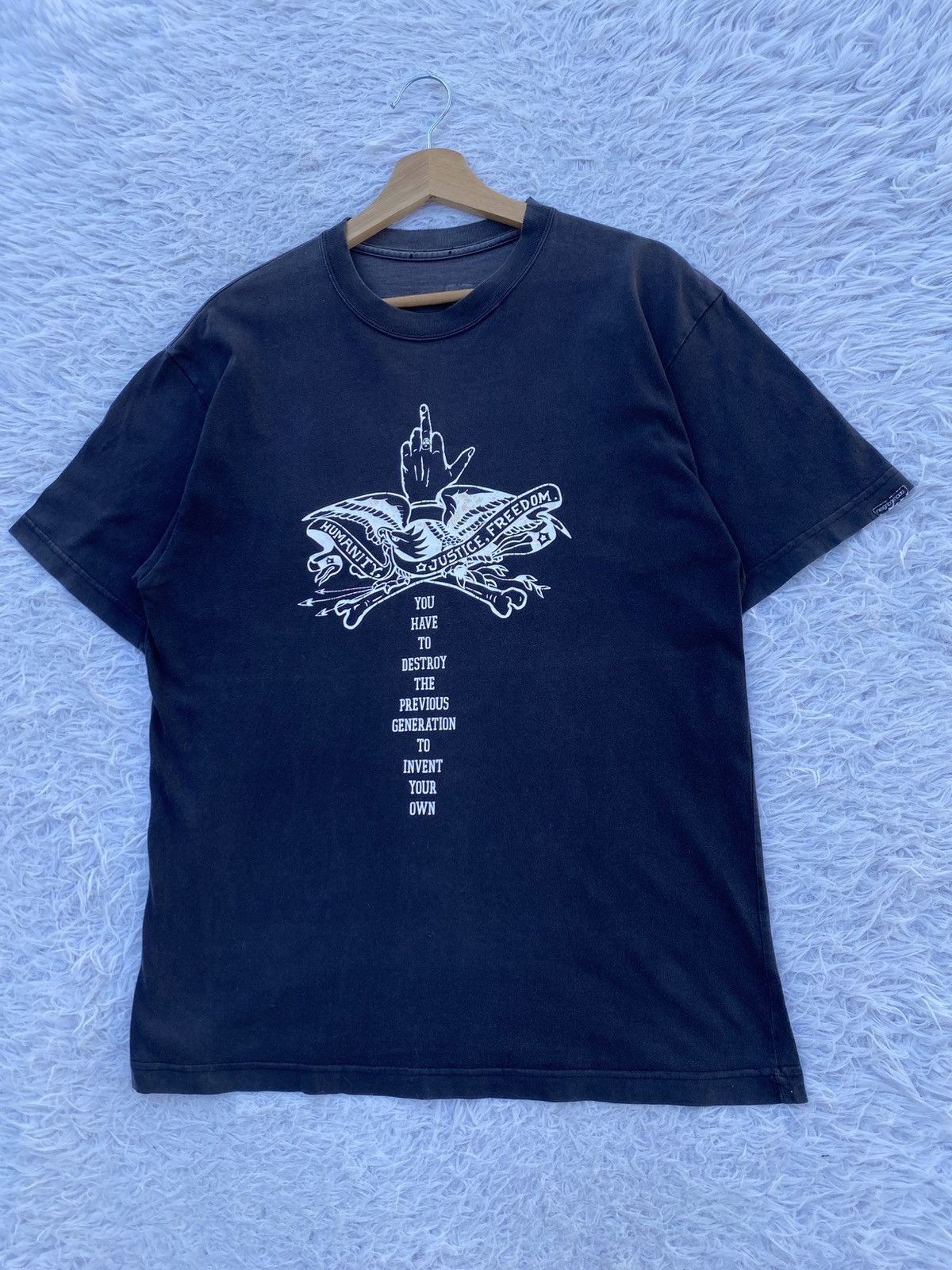 Neighborhood Rare Vintage 2004 Neighborhood "Fight Alone" Tshirt Size US L / EU 52-54 / 3 - 5 Thumbnail