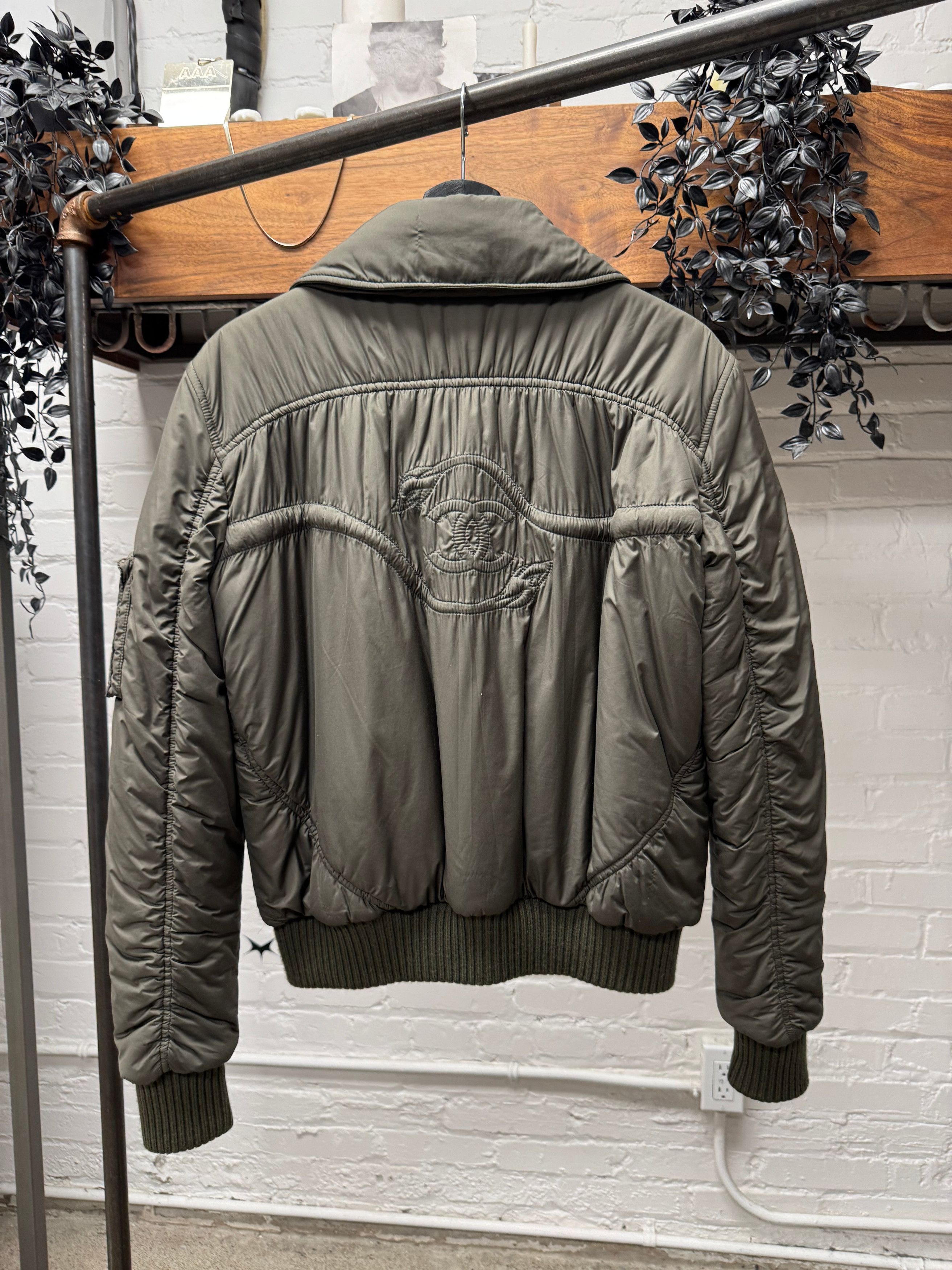 Chanel SS2014 Chanel ‘Lion Crest’ Quilted & Embroidered Logo Waistline Cropped Jacket Size S / US 4 / IT 40 - 4 Thumbnail