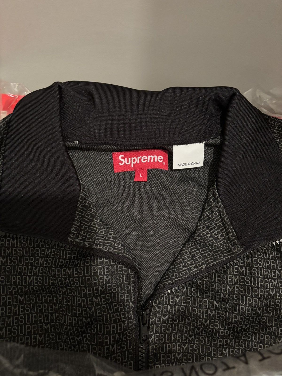 Supreme SUPREME Repeat Track Jacket Large Black SS22 new Size US L / EU 52-54 / 3 - 2 Thumbnail