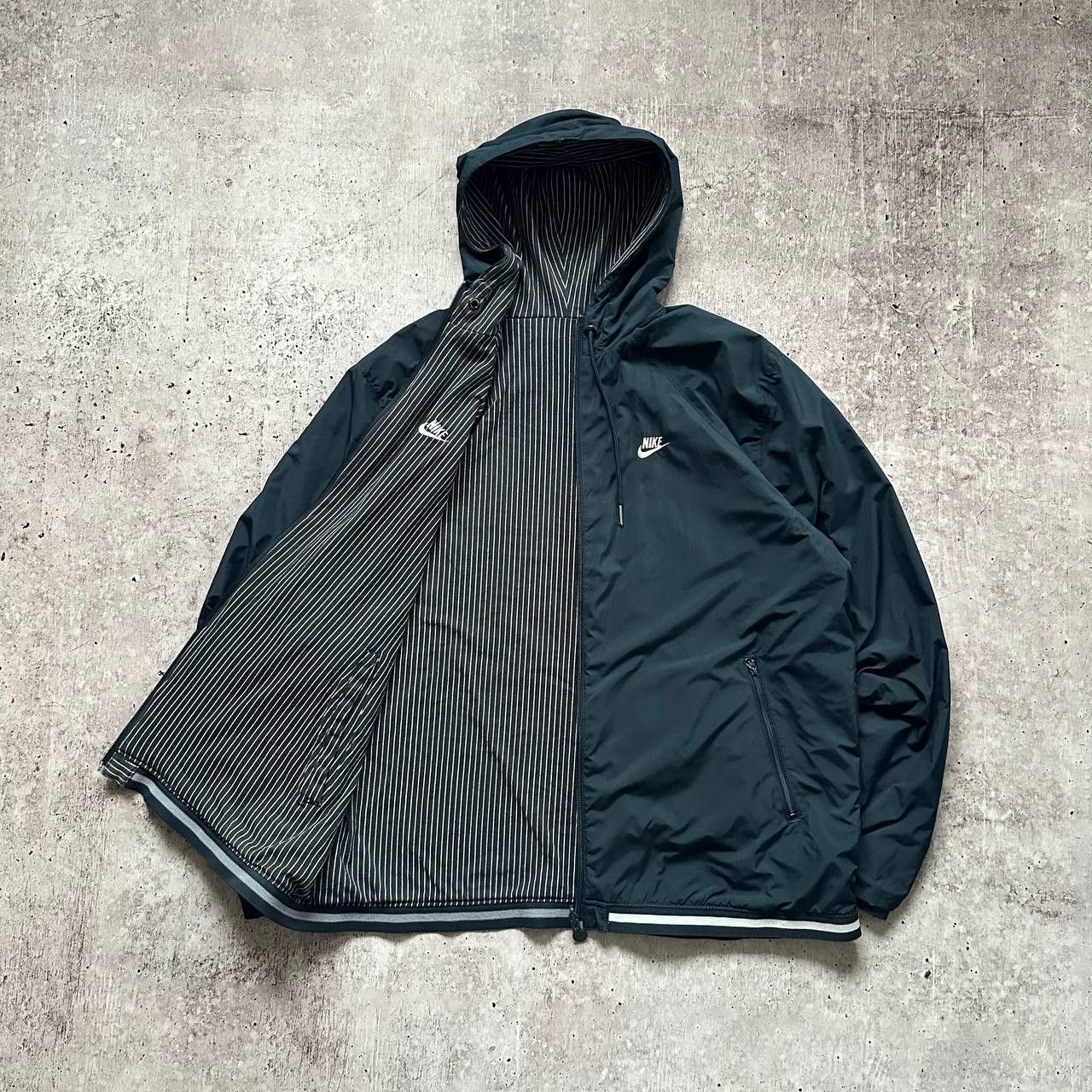Nike nylon windbreaker store
