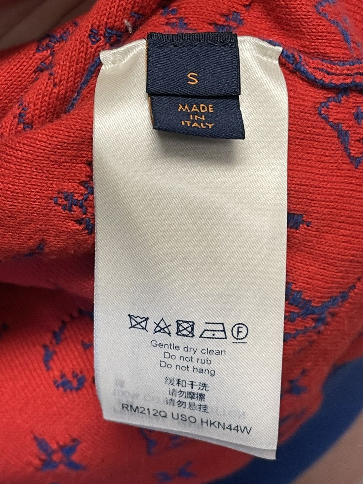 Louis Vuitton Size S - Louis Vuitton Gradient Monogram Sweater Very Clean! Size US S / EU 44-46 / 1 - 9 Thumbnail