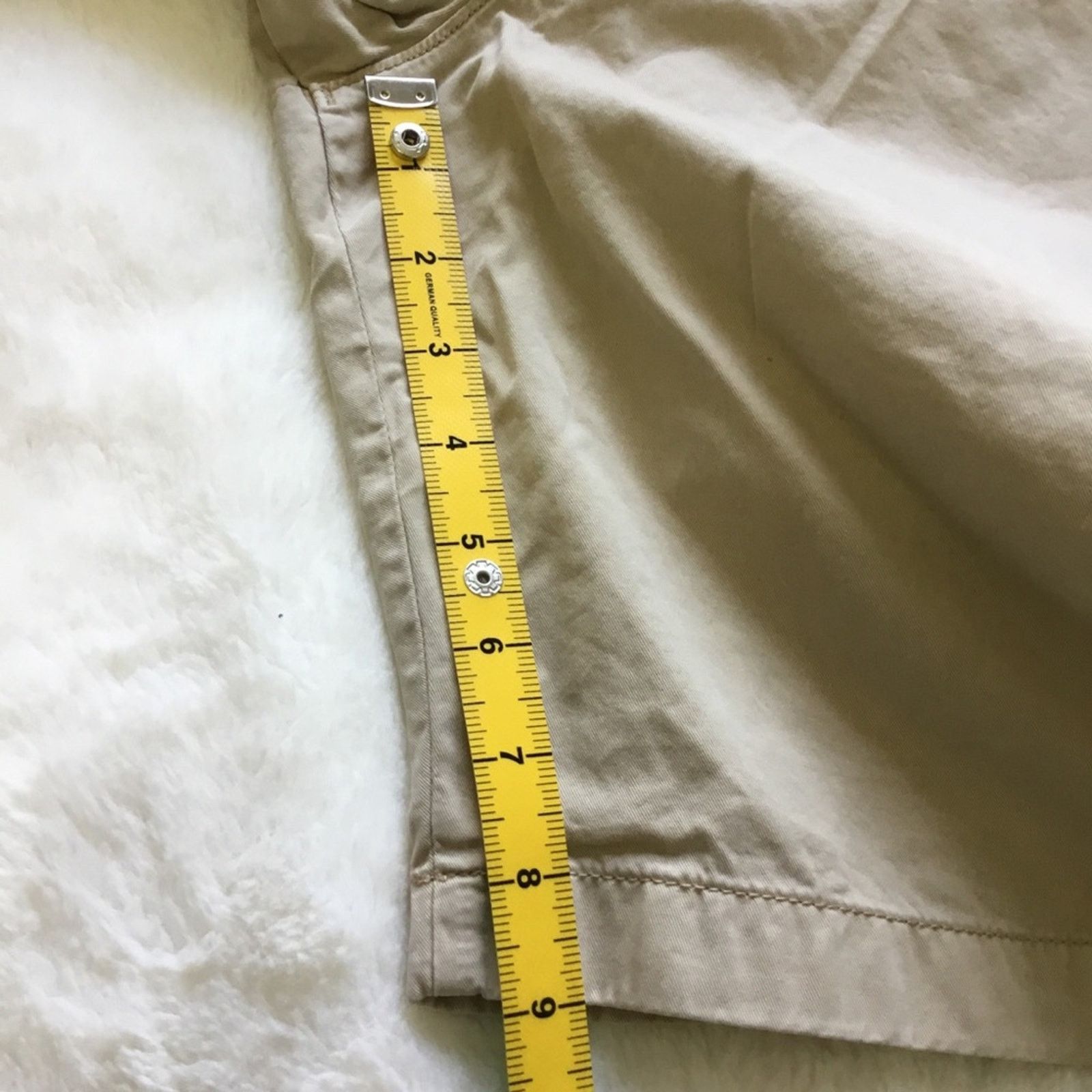Uniqlo Uniqlo Men’s Beige Flat Front Shorts in Khaki Size US 28 / EU 44 - 15 Thumbnail