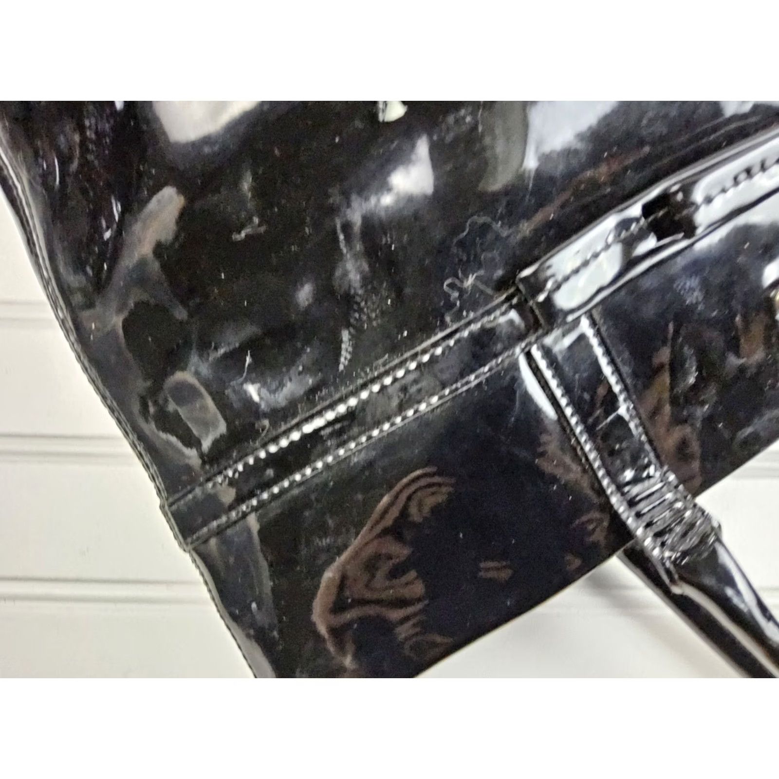 Vintage Kate Spade NY Large Patent Tote Shoulder Handbag Purse Women Black Tote Patent Size ONE SIZE - 6 Thumbnail