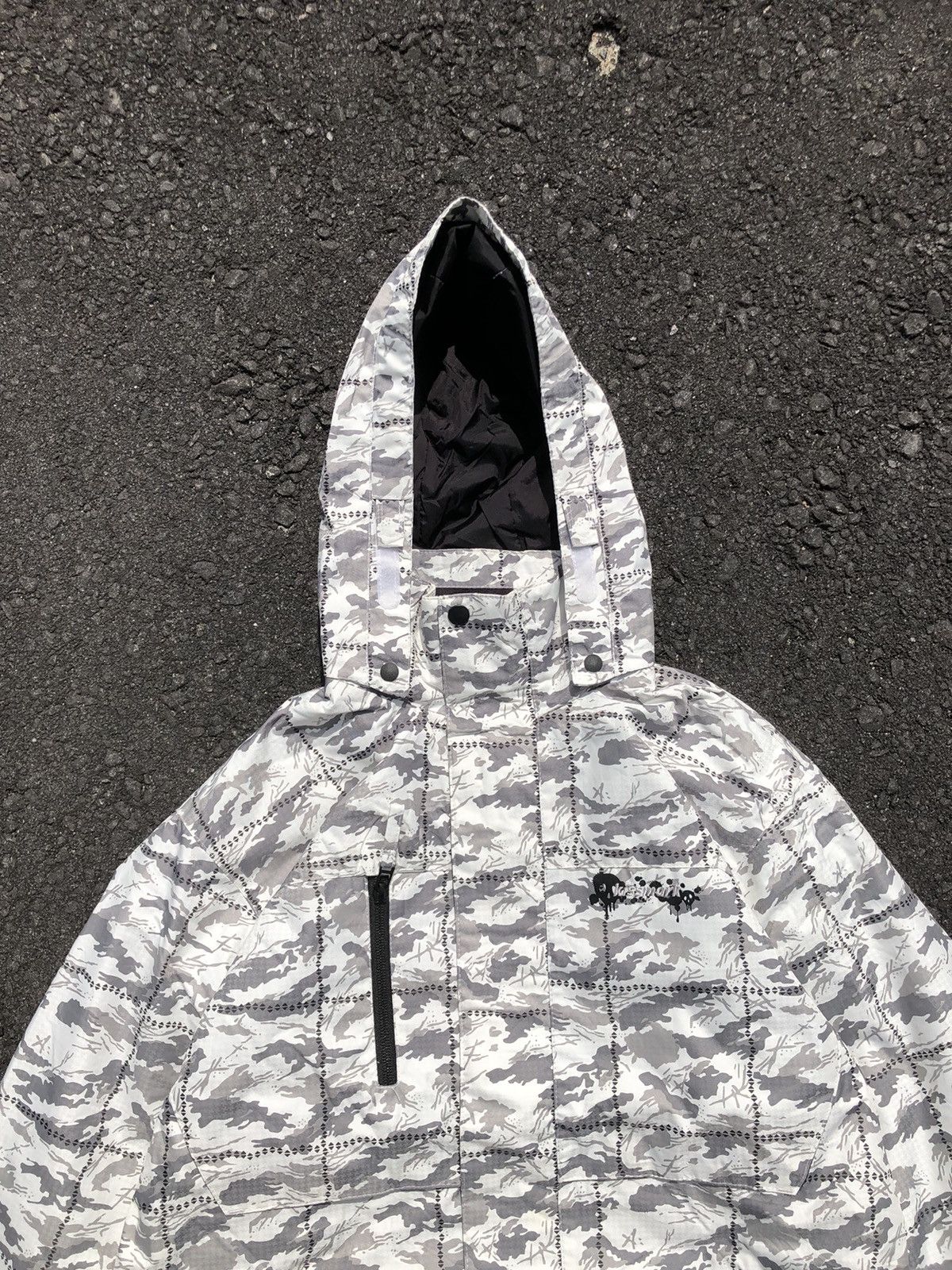 Japanese Brand Japanese Brands Kissmark Camo Colourway Ski Jacket Size US L / EU 52-54 / 3 - 7 Thumbnail