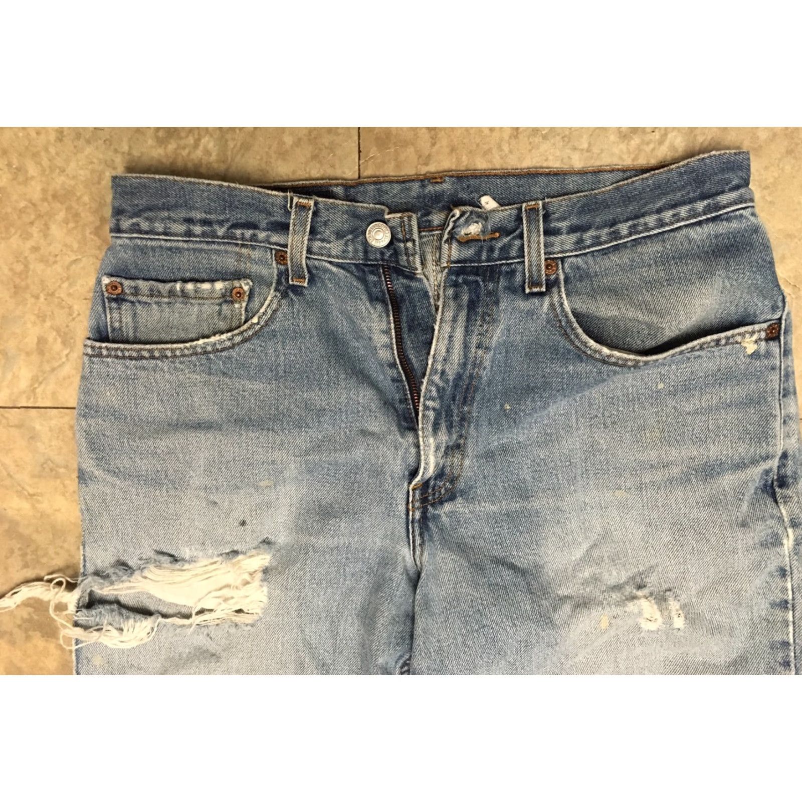 Levi's VINTAGE Levi's 550 Relaxed Fit Jeans 32 34 Distressed From Wear Destroyed Mens Jeans 5-Pocket Blue Denim Regular Inseam 34 Size US 32 / EU 48 - 3 Thumbnail