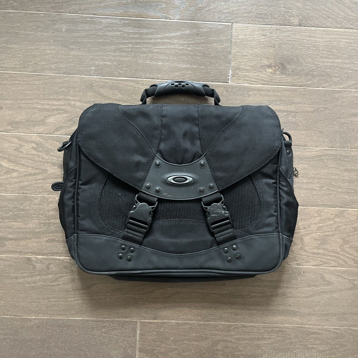 Archival Clothing x Goretex Oakley Y2K Archive Tactical Messenger Bag Black, Men's