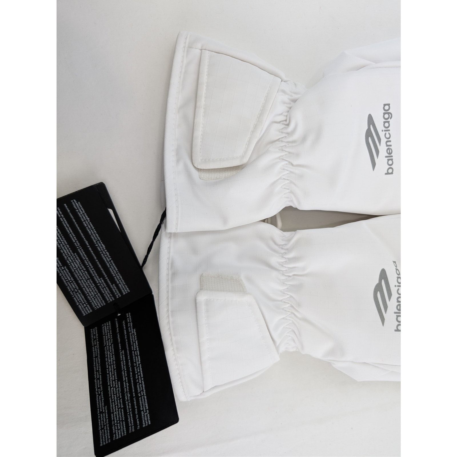 Balenciaga o1rshd1 Size: M / Ripstop Ski Gloves in White Size ONE SIZE - 9 Thumbnail