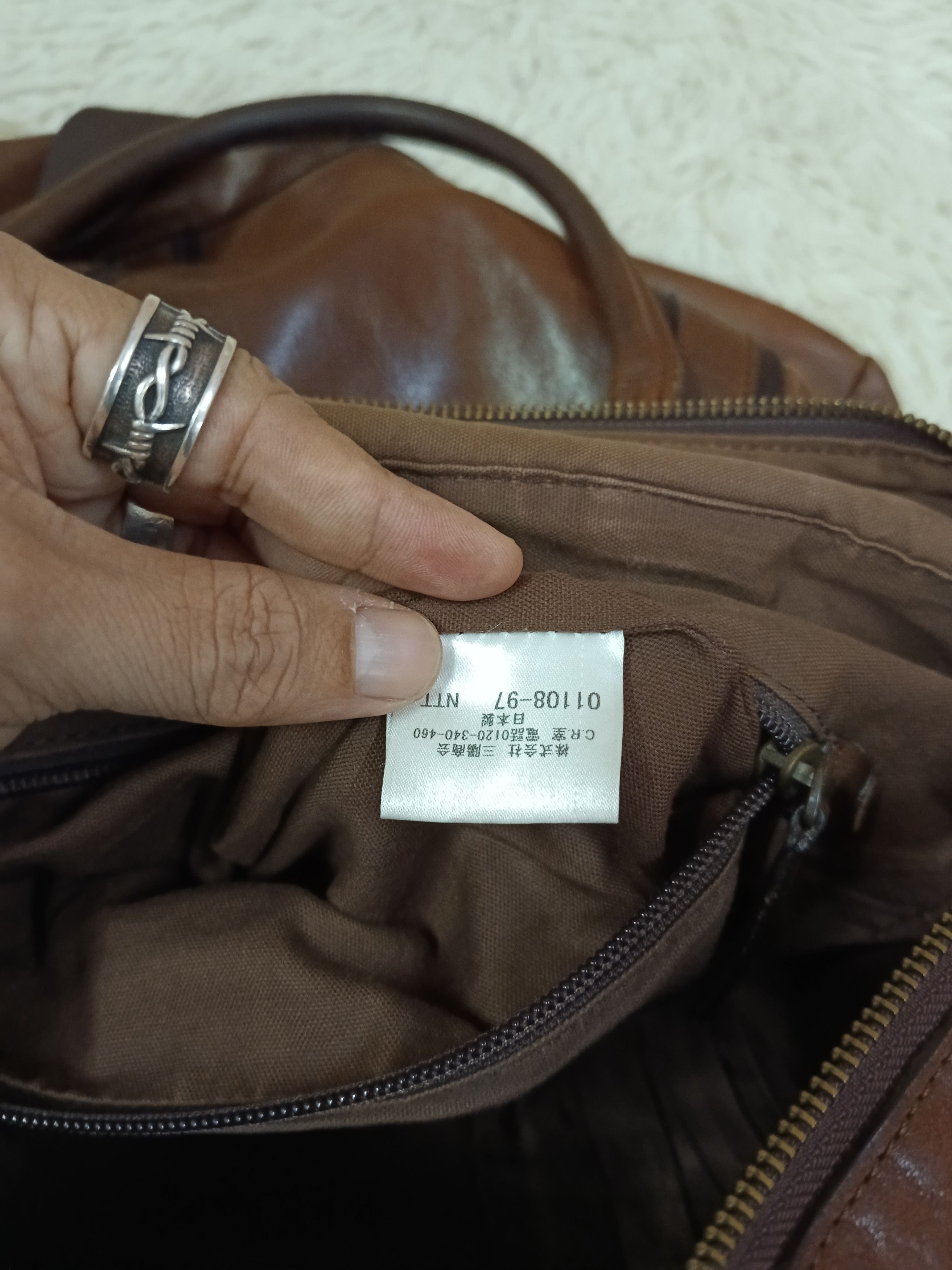 Burberry BURBERRY 2WAYS PATINA LEATHER Size ONE SIZE - 16 Thumbnail