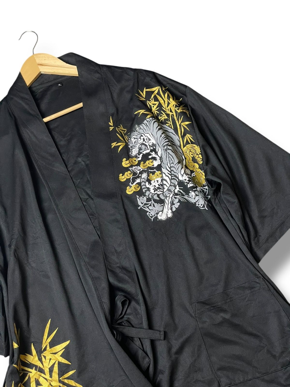 Japanese Brand × Vintage Japanese Brand Tiger Embroidered Kimono (105) Size US M / EU 48-50 / 2 - 3 Thumbnail