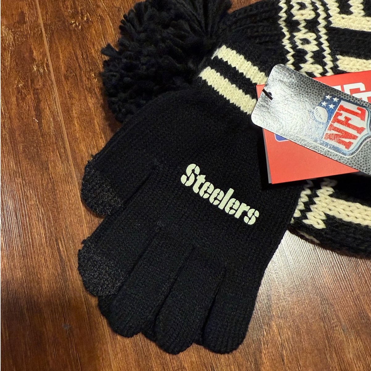 NFL Pittsburgh Steelers Ultra Game NFL Beanie Hat Gloves Set NWT Size ONE SIZE - 3 Thumbnail