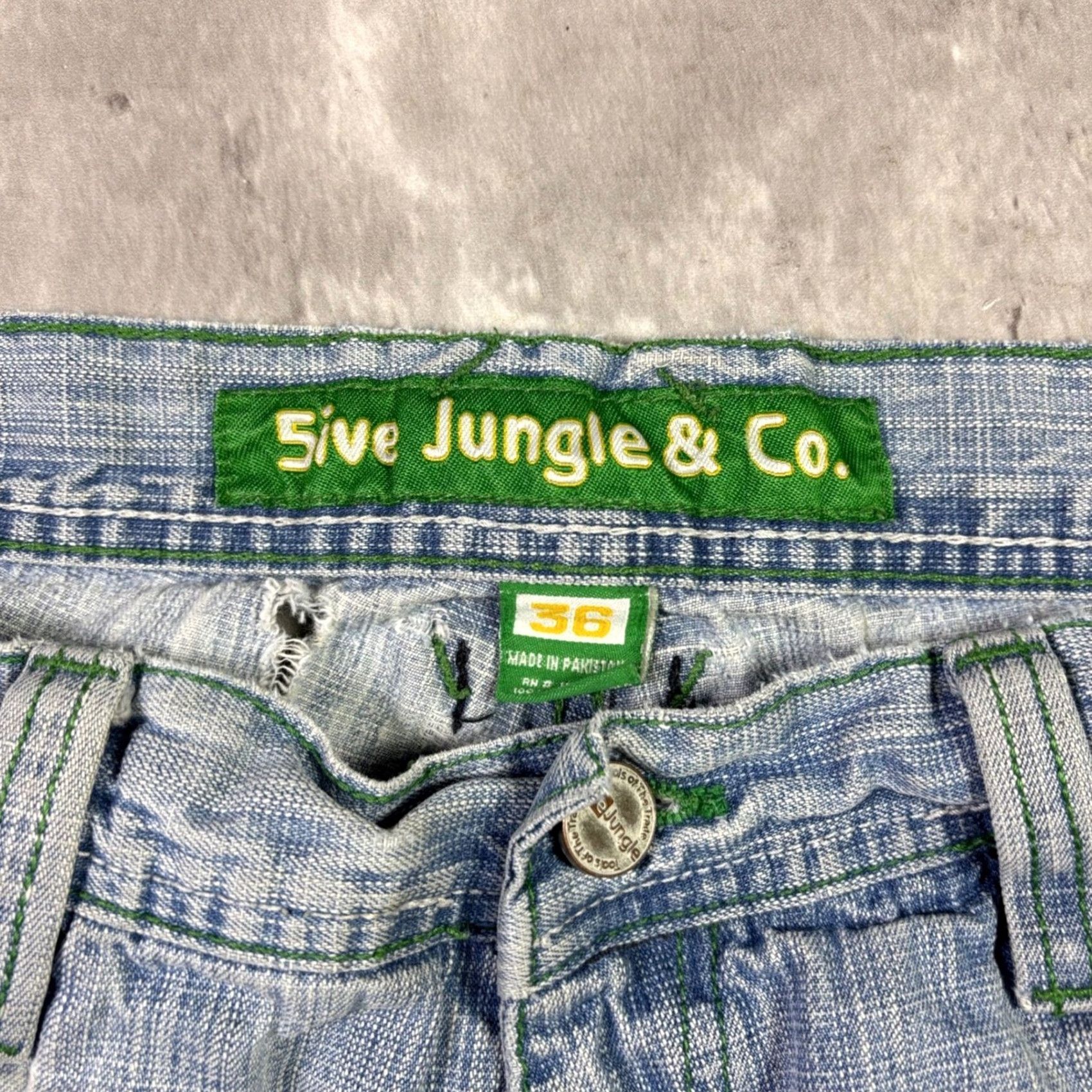 CO VINTAGE 5ive Jungle & Co Denim Shorts Bermuda Blue Light Wash 34 Mens Distressed 5-Pocket Zip? Button? (use only original words) Size US 36 / EU 52 - 7 Thumbnail