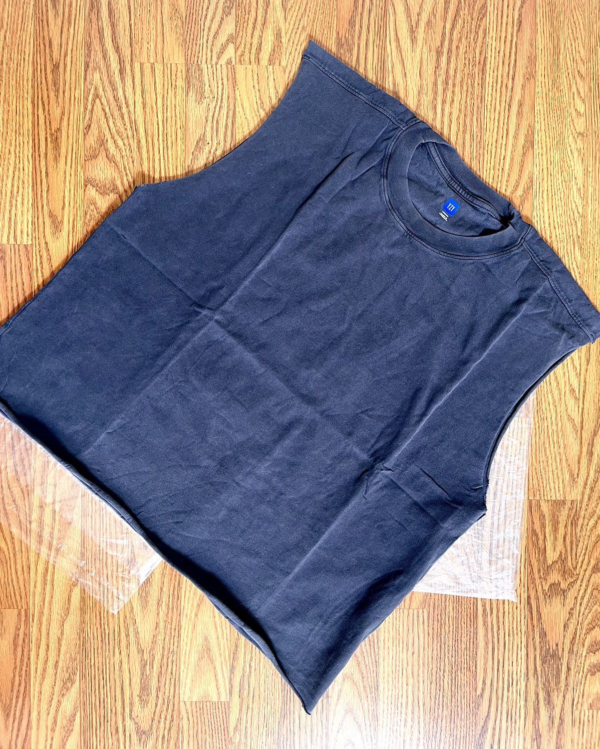 Kanye West YZY GAP CROPPED TEE — SZ M POETIC BLACK YEEZY 🤍🌫️ READY TO SHIP Size US M / EU 48-50 / 2 - 2 Thumbnail