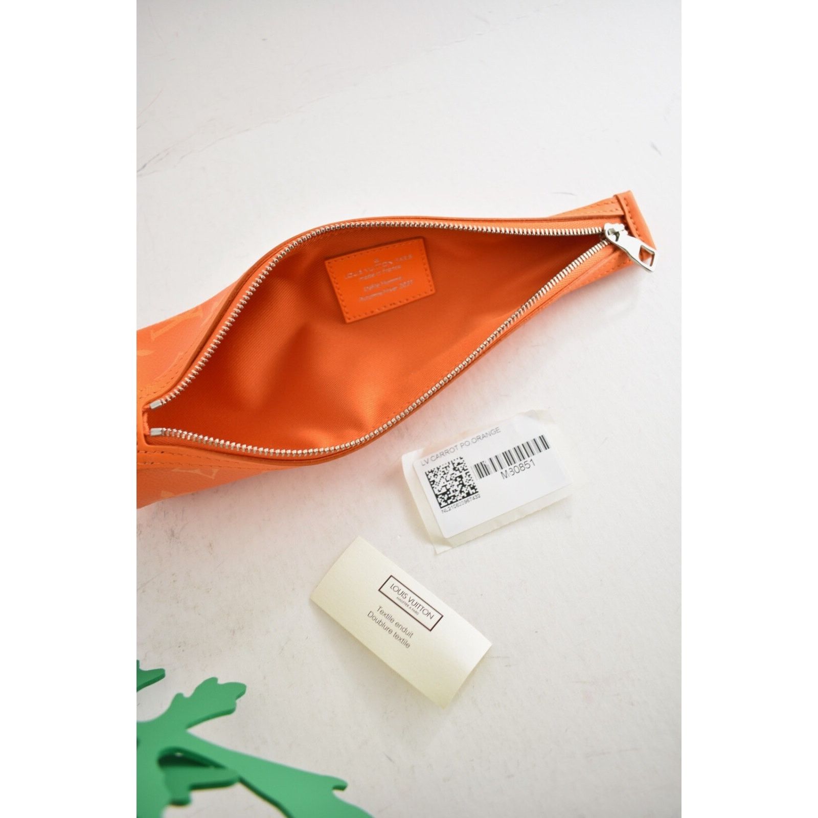 Louis Vuitton Louis Vuitton Carrot Pouch Giant Keychain Charm Virgil Size ONE SIZE - 12 Thumbnail