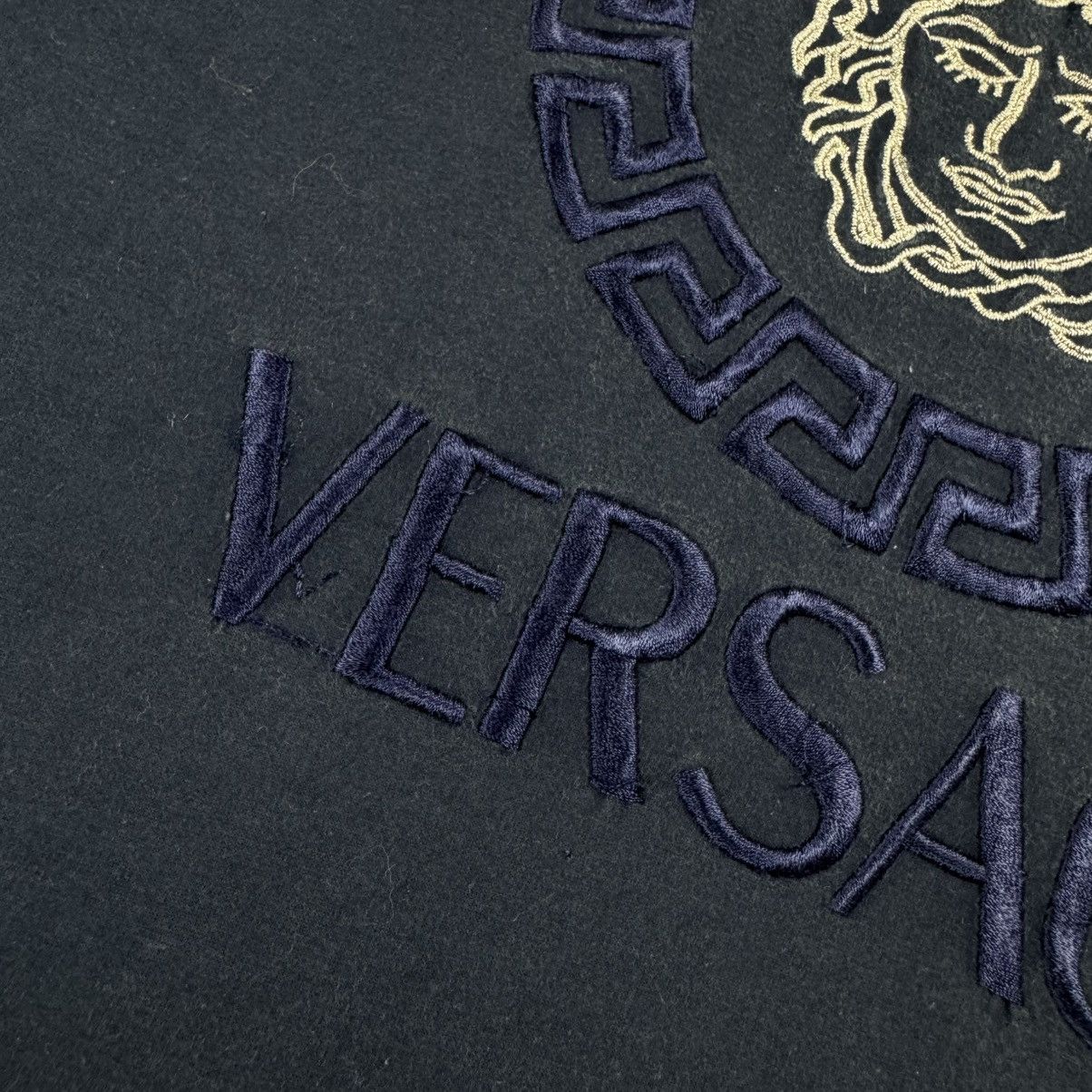 Versace Vintage Versace Embroidery Logo T-shirt Size US L / EU 52-54 / 3 - 11 Thumbnail